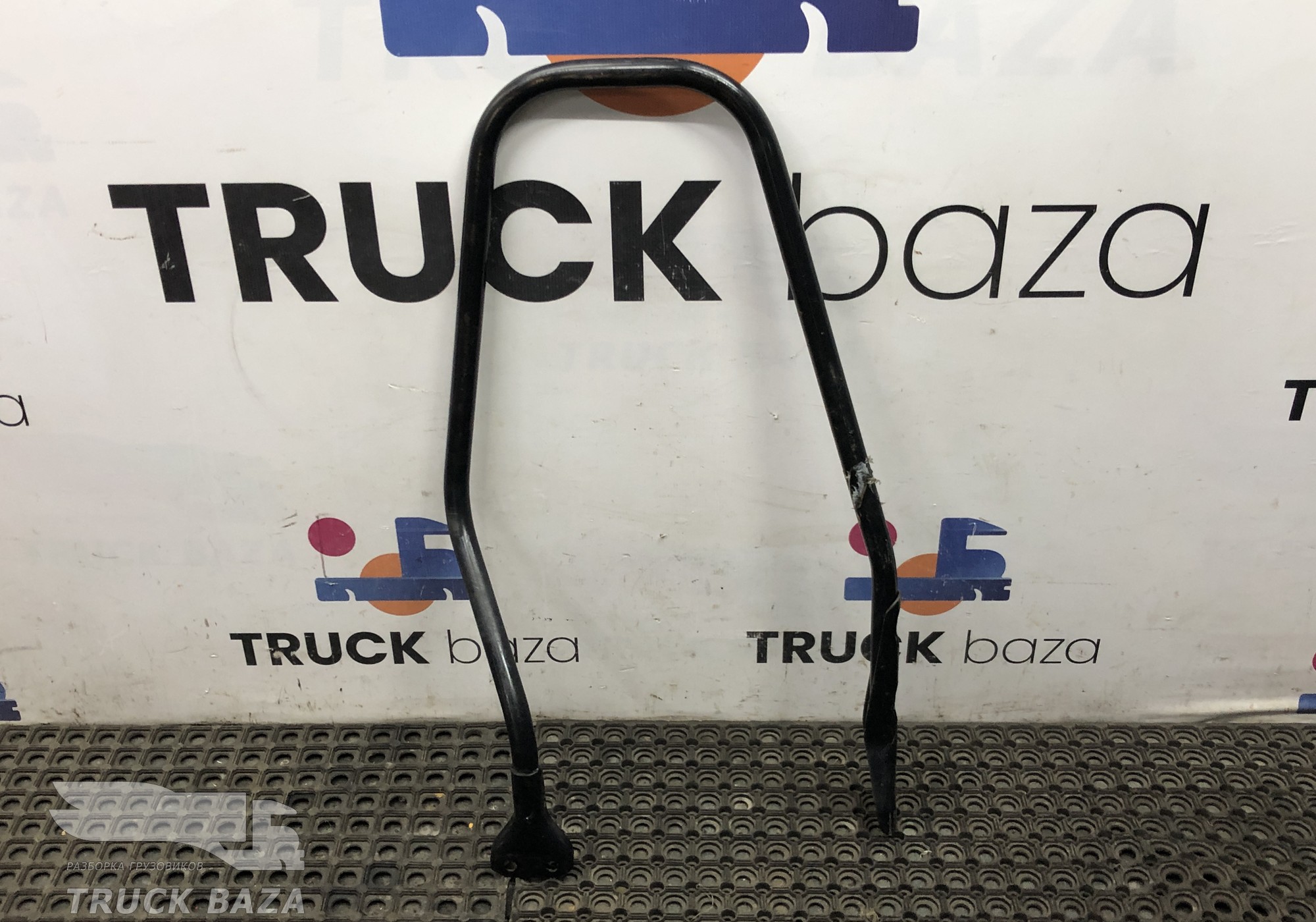 81429025335 Поручень за кабиной