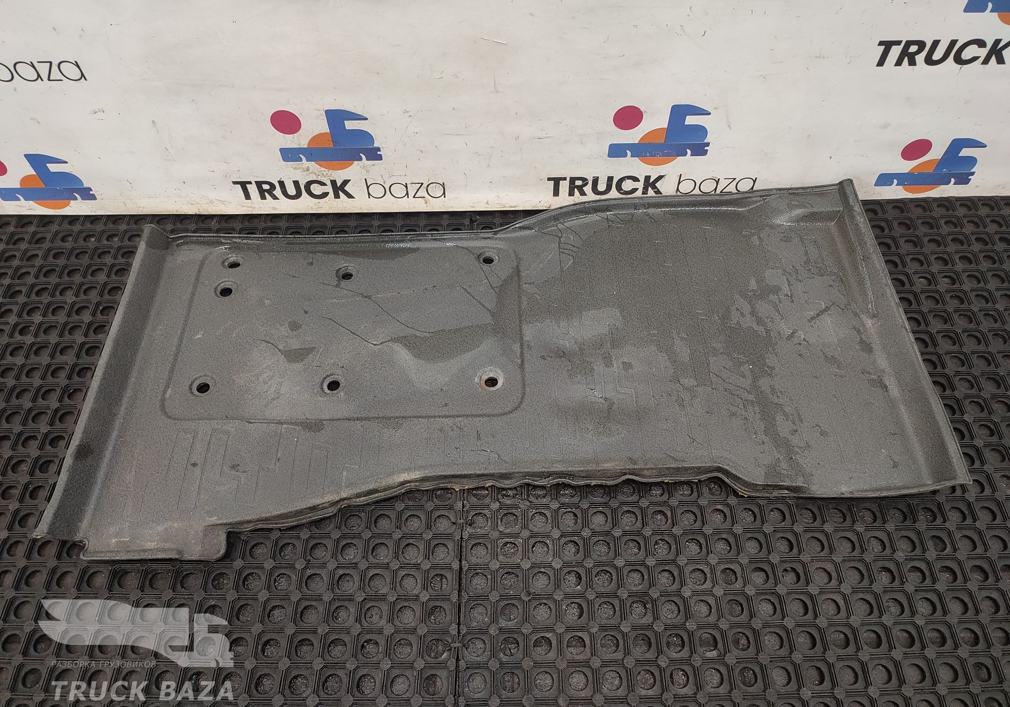 82289513 Коврик салона правый для Volvo FH 4 (с 2012)