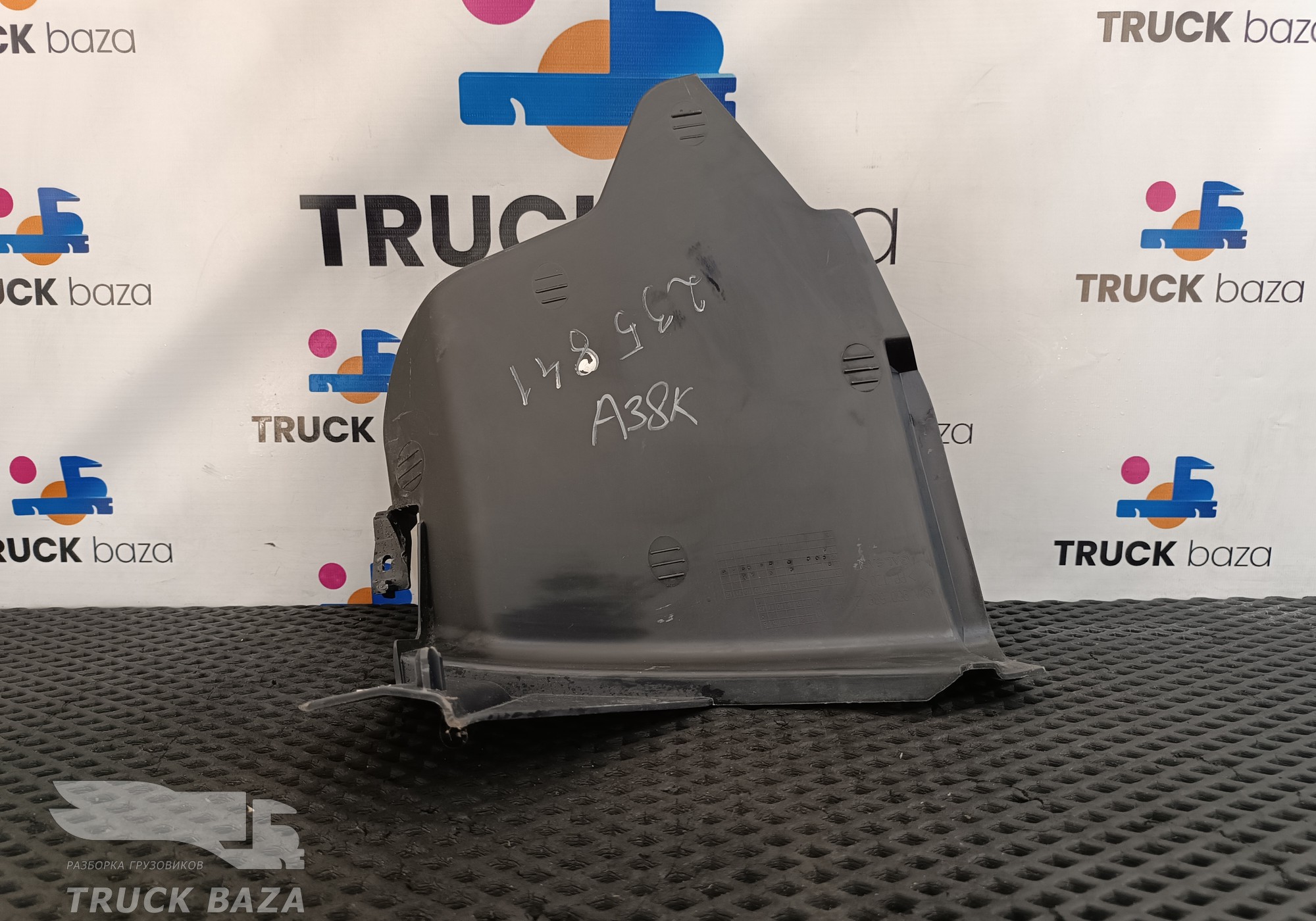 9606882106 Накладка торпедо для Mercedes-Benz Actros New Actros MP4 (с 2011)