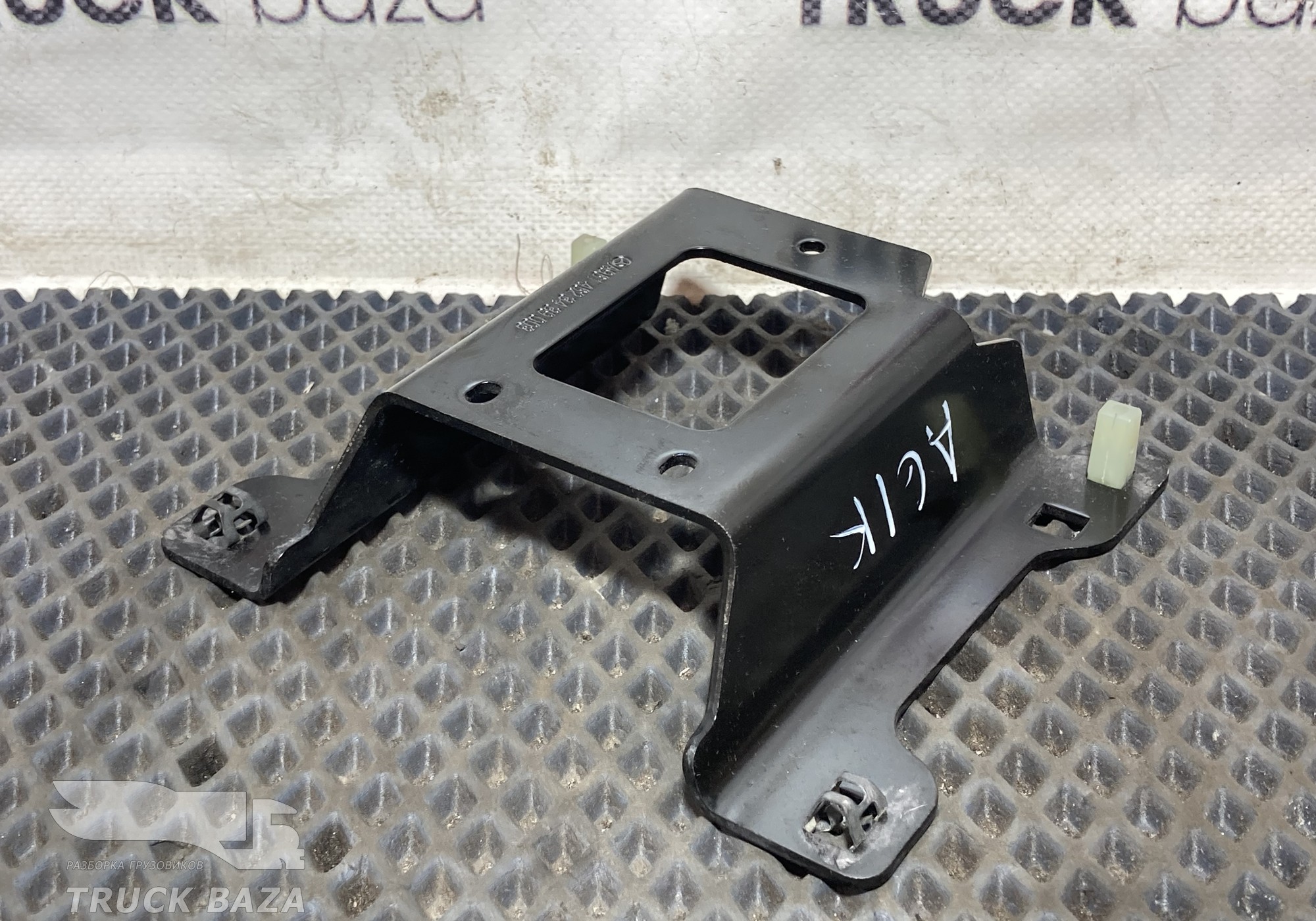 9614623439 Кронштейн кожуха рулевой колонки для Mercedes-Benz Actros New Actros MP4 (с 2011)