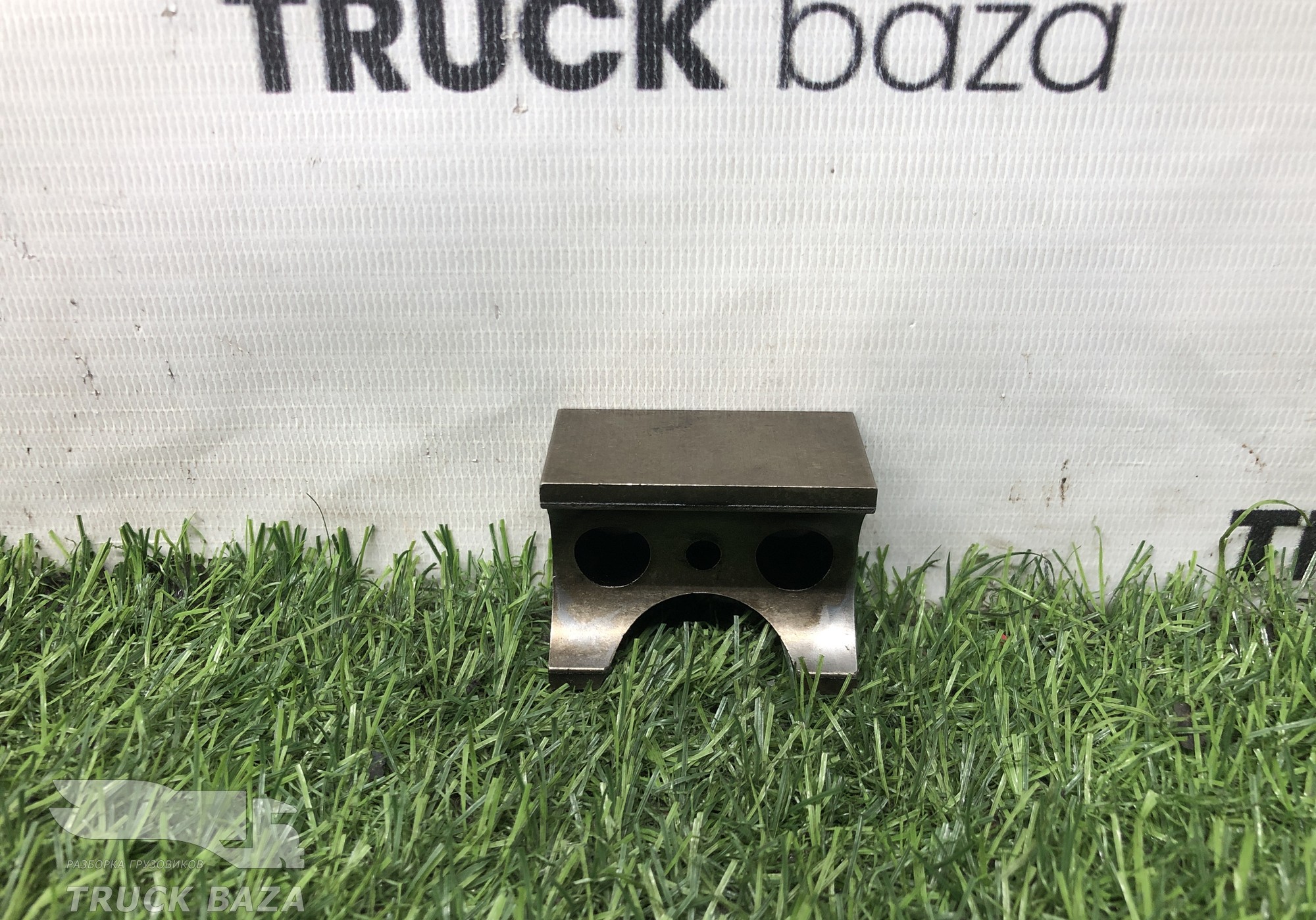 51042020136 Кронштейн вала рокеров