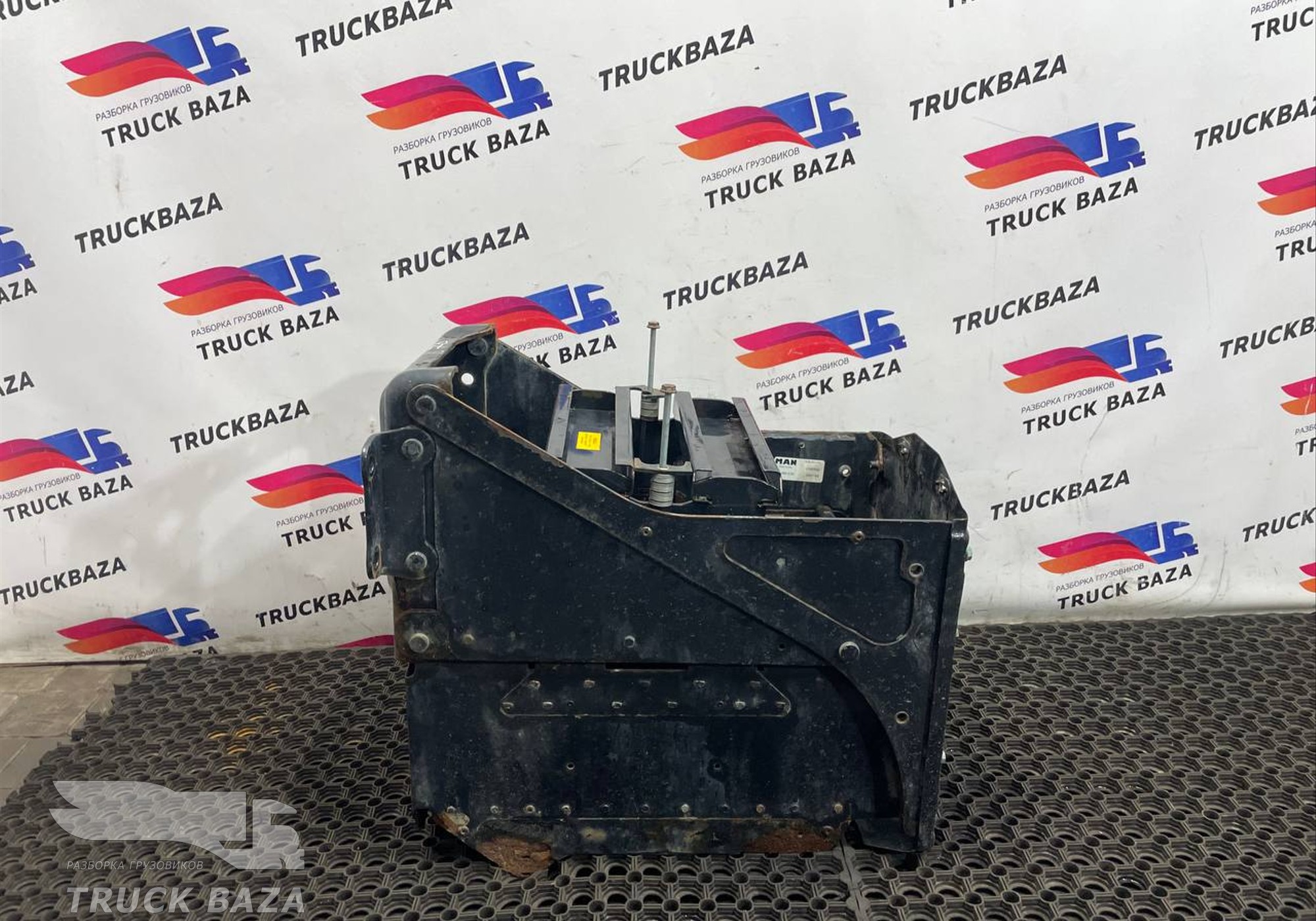 81418605416 Ящик АКБ в сборе для Man TGX TG3 (с 2020)