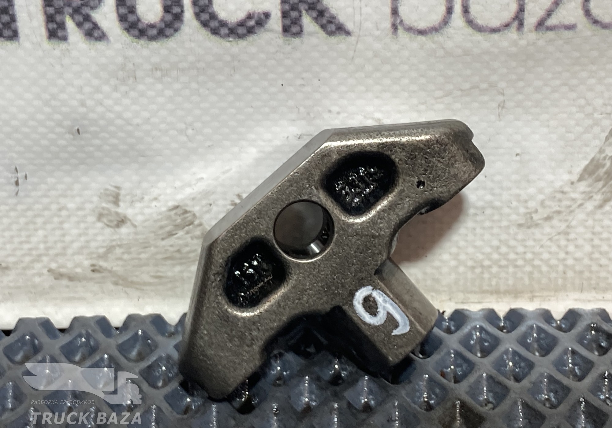 1675249 Коромысло