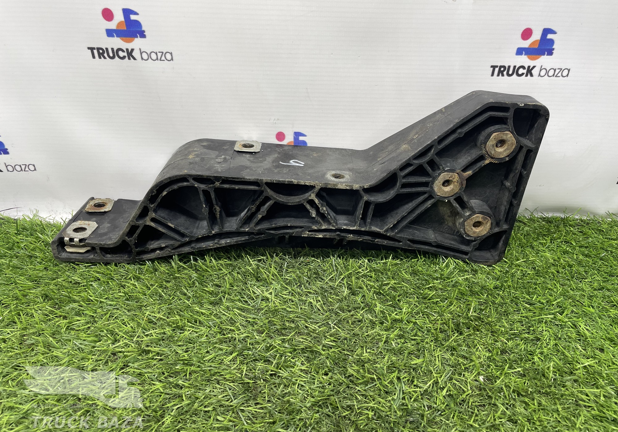 81416140013 Кронштейн переднего бампера левый для Man TGS