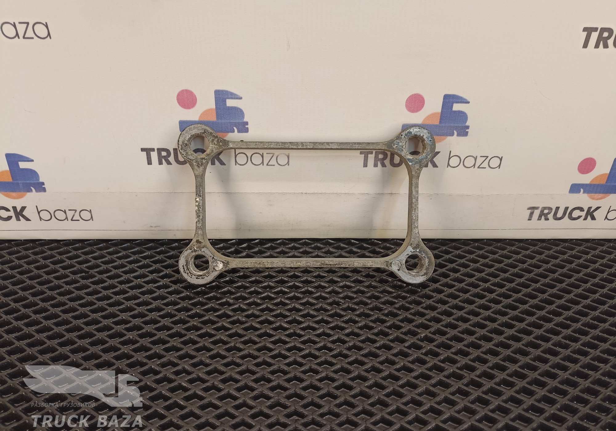 81418200185 Кронштейн топливного бака для Man TGA
