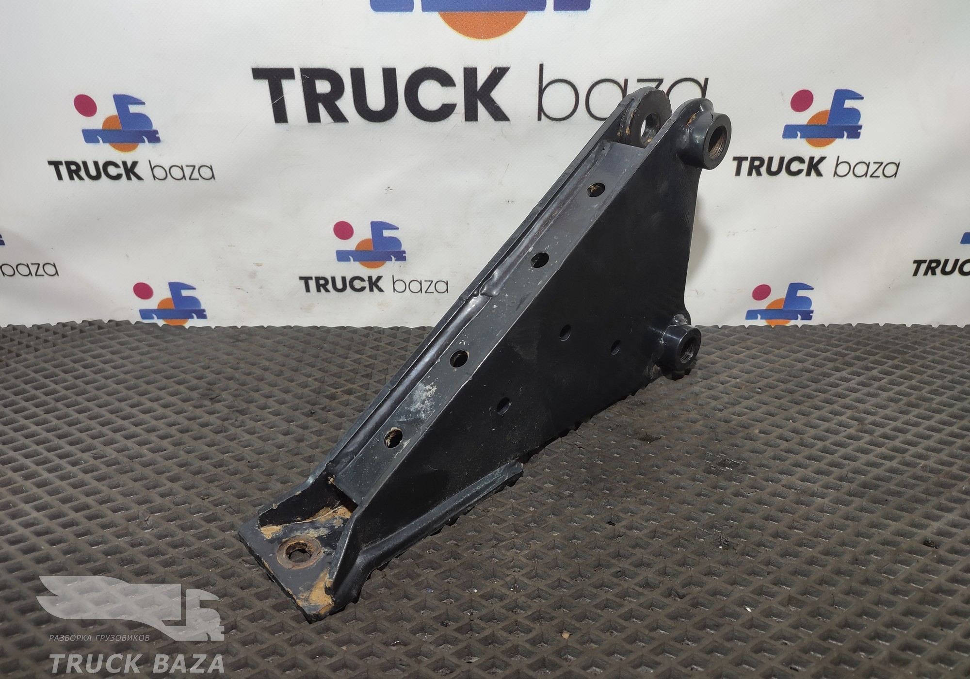 81416505031 Кронштейн бампера правый для Man TGX II (с 2012)