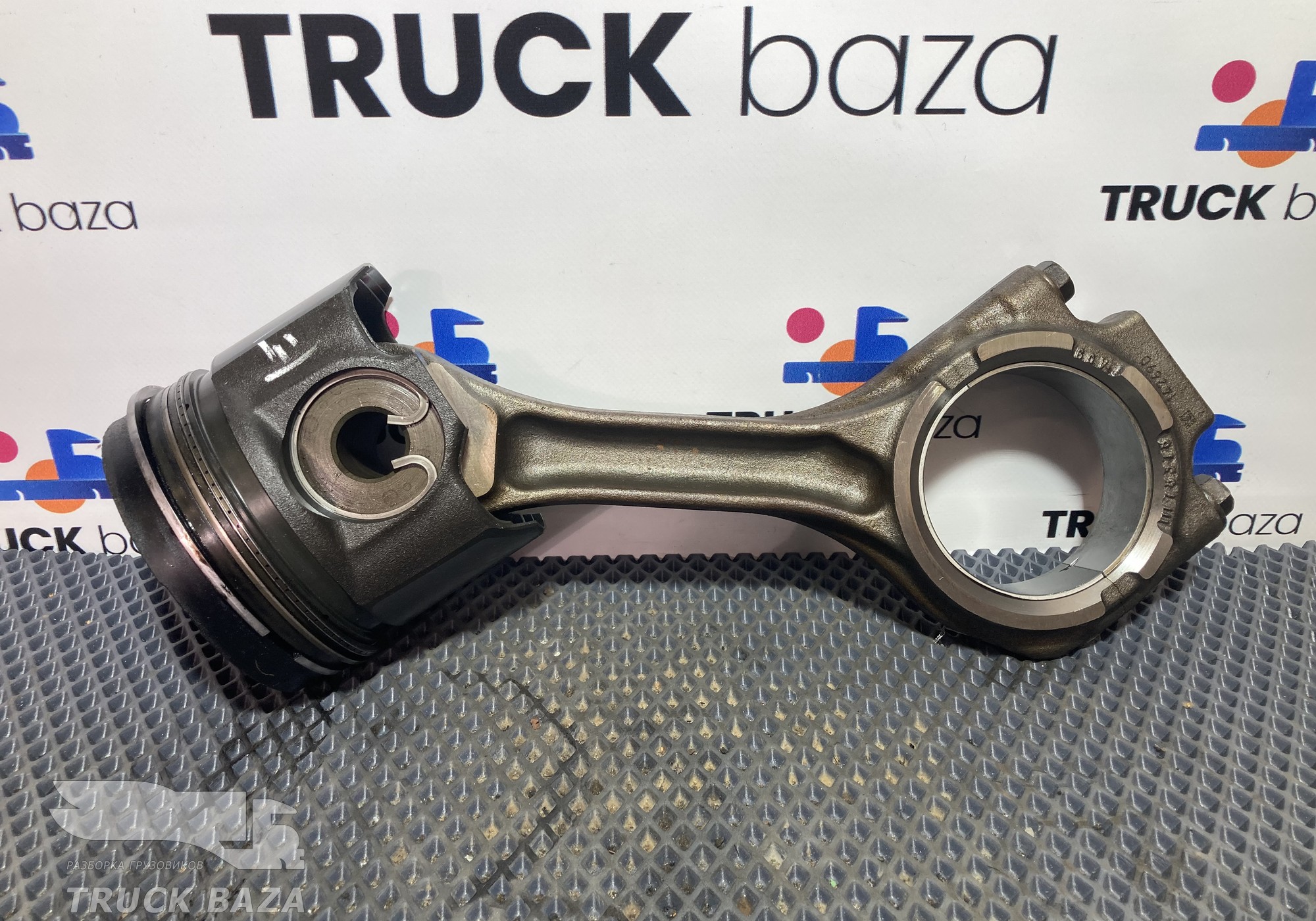 1748014 Поршень c шатуном для Daf XF106 (с 2012)