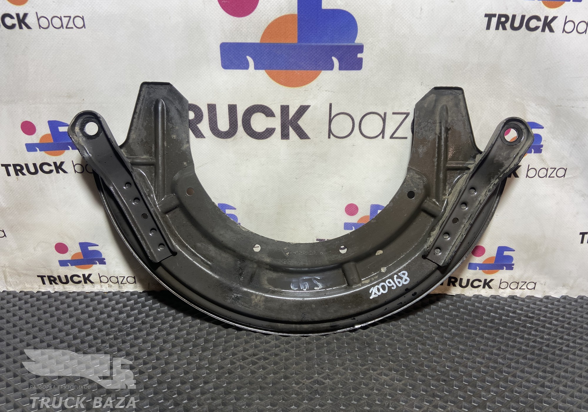 1490168 Пыльник тормозного диска