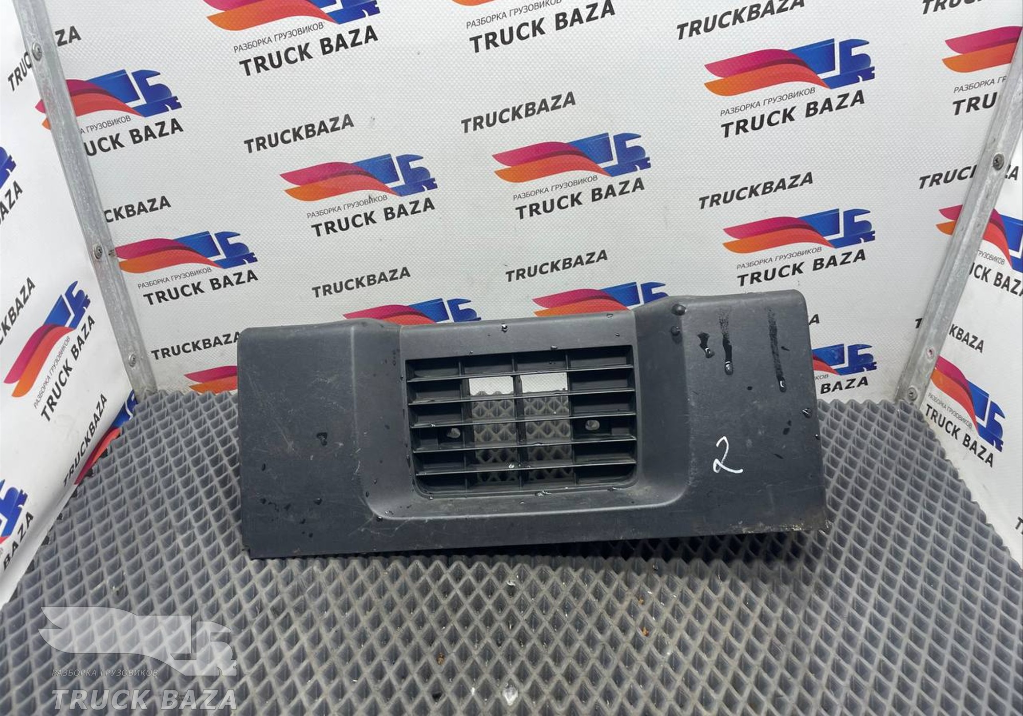 1848345 Накладка декоративная правая для Daf XF105 (с 2005)