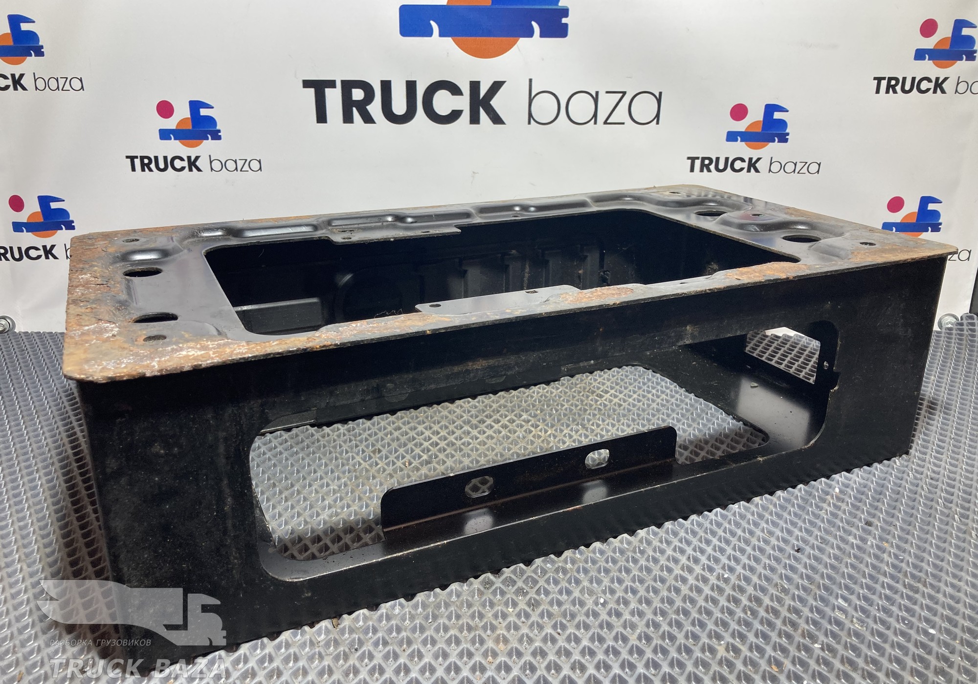 7484561386 Основание пассажирского сиденья для Renault T (с 2013)