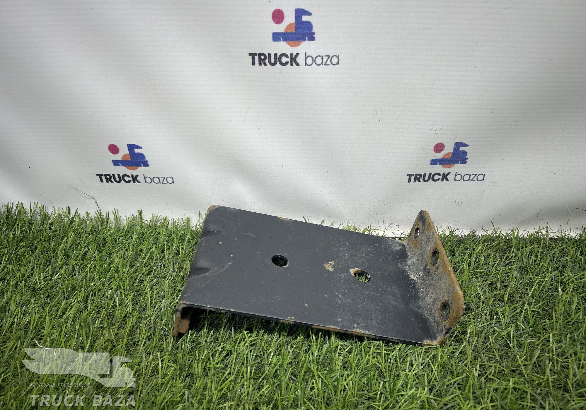 5490840514820 Кронштейн подножки для КАМАЗ 5490 (с 2013)