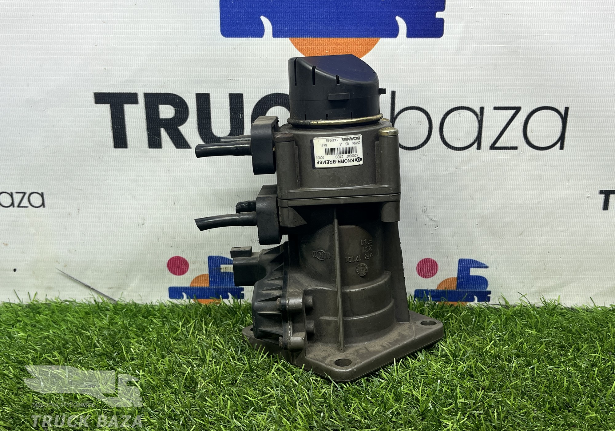 1442938 Кран тормозной главный