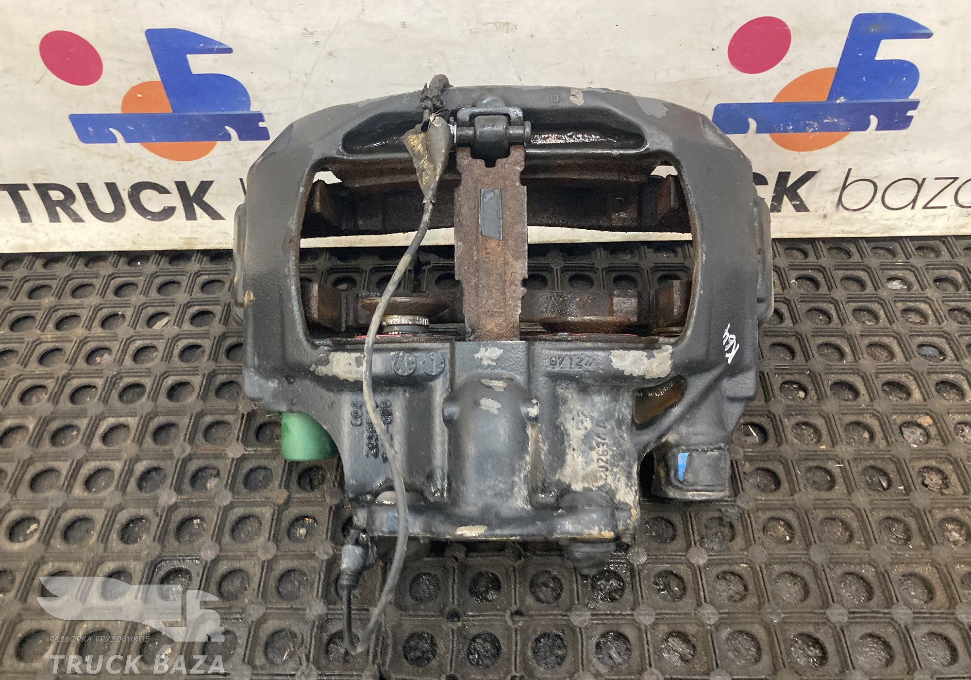 0004202602 Суппорт задний правый