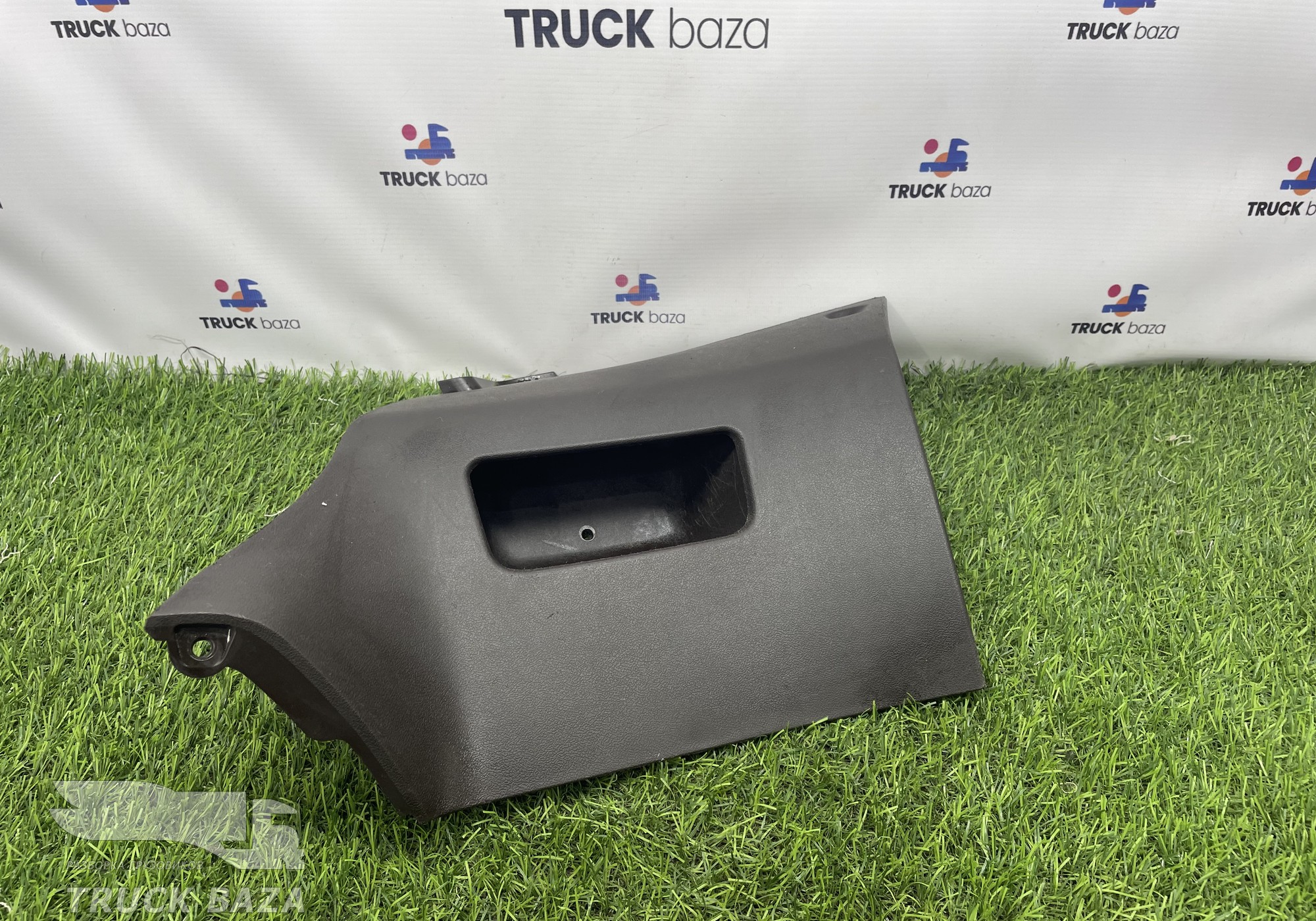 549015325082 Накладка на торпедо для КАМАЗ 54901