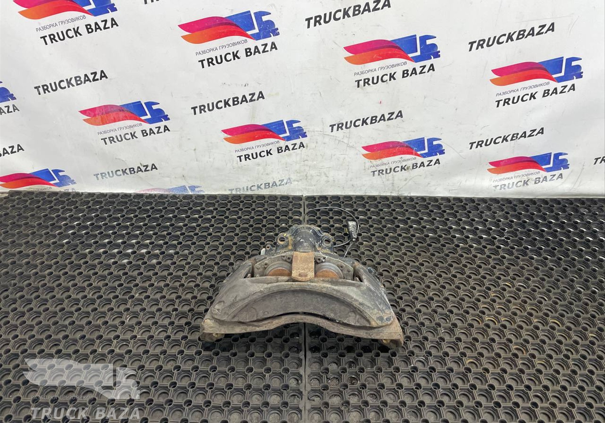 GC462B118BD Суппорт задний правый/ передний левый для Ford F-MAX (с 2018)