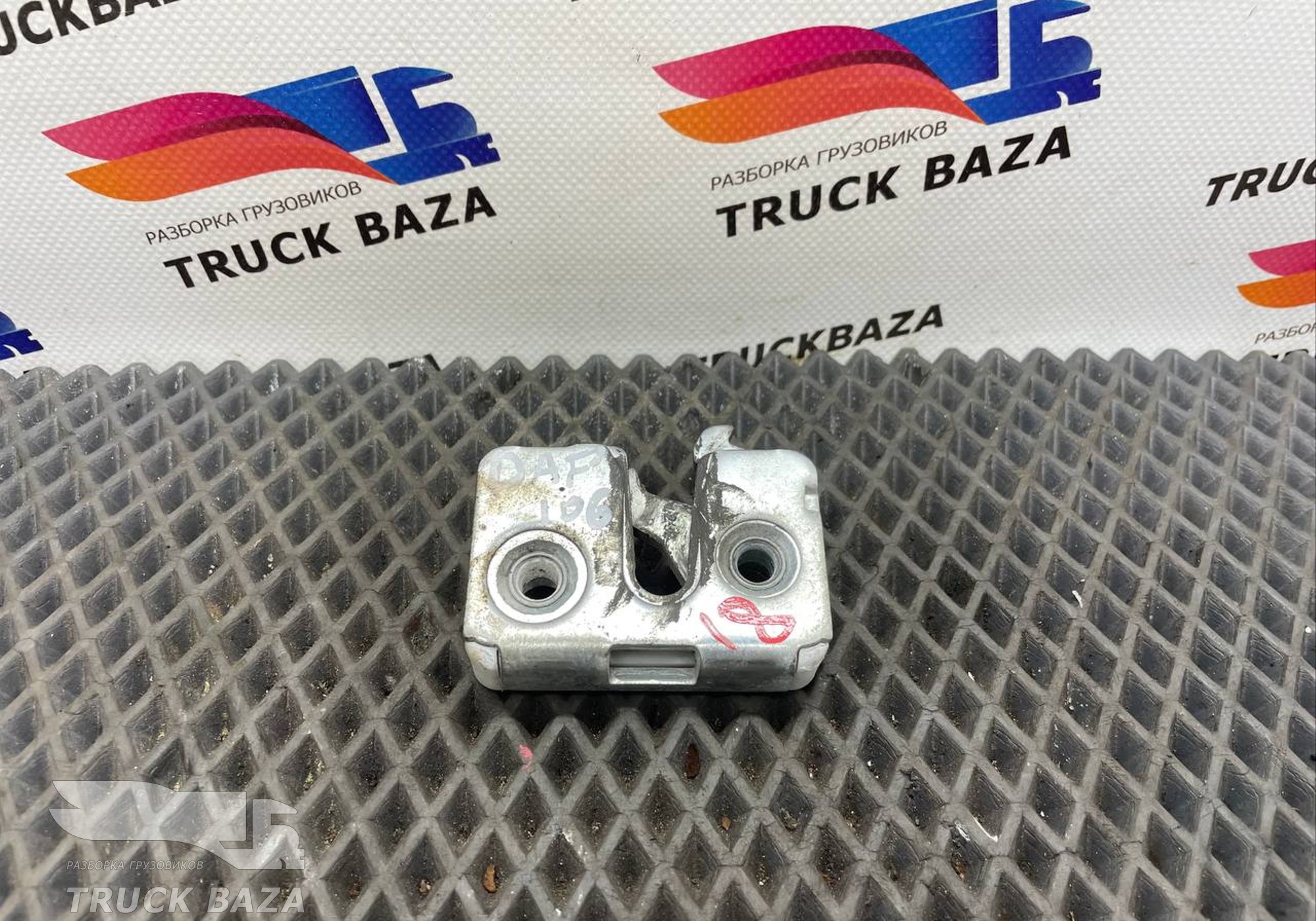 0159150 Замок двери наружный правый для Daf XF106 (с 2012)