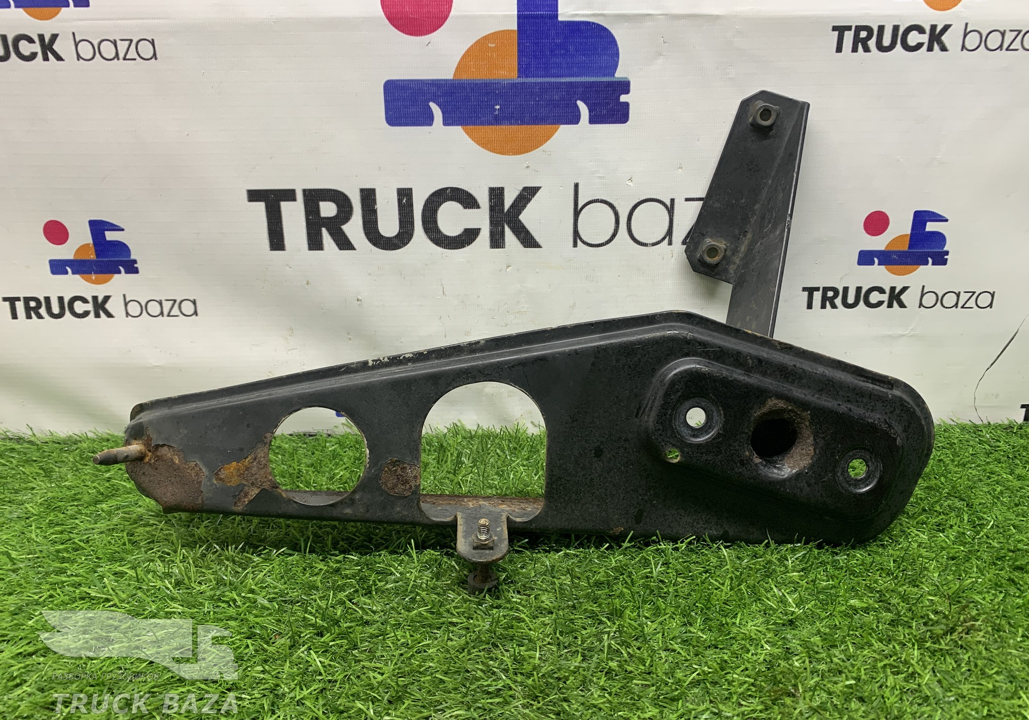 A9417900548 Кронштейн спойлера левый для Mercedes-Benz Actros MP3 (с 2008)