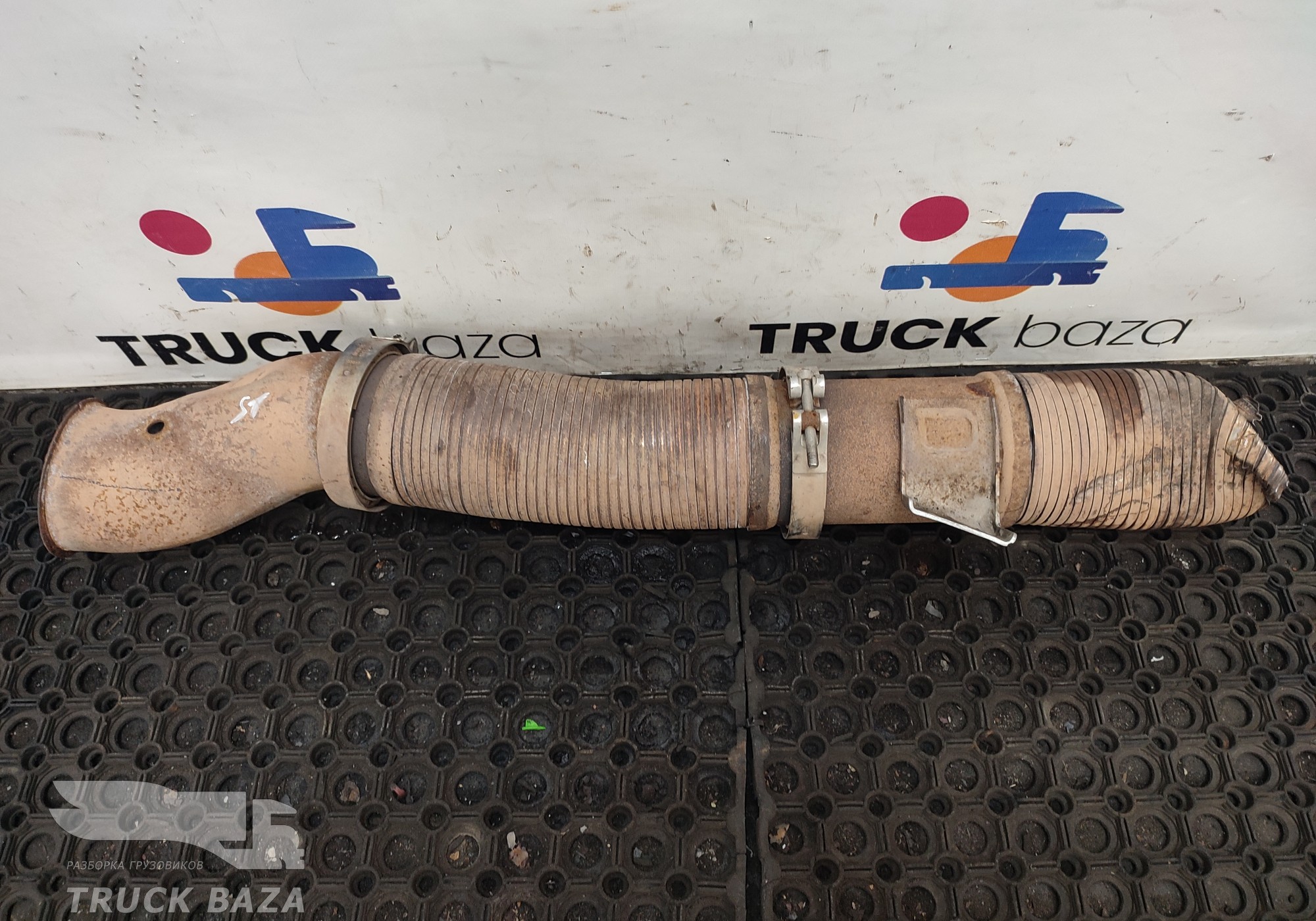 1734040 Приемная труба глушителя для Scania