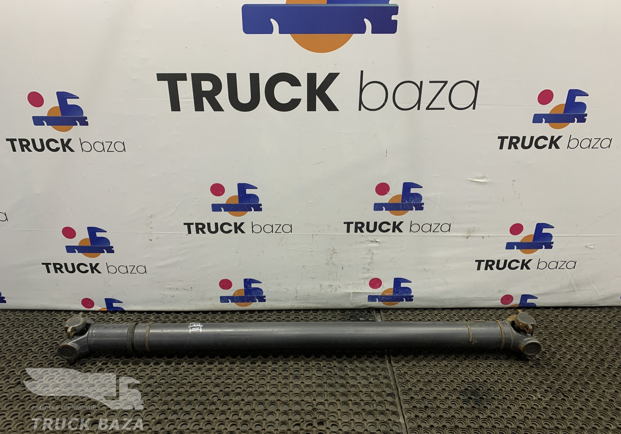 1758615 Вал карданный 1870x1800x1400 мм