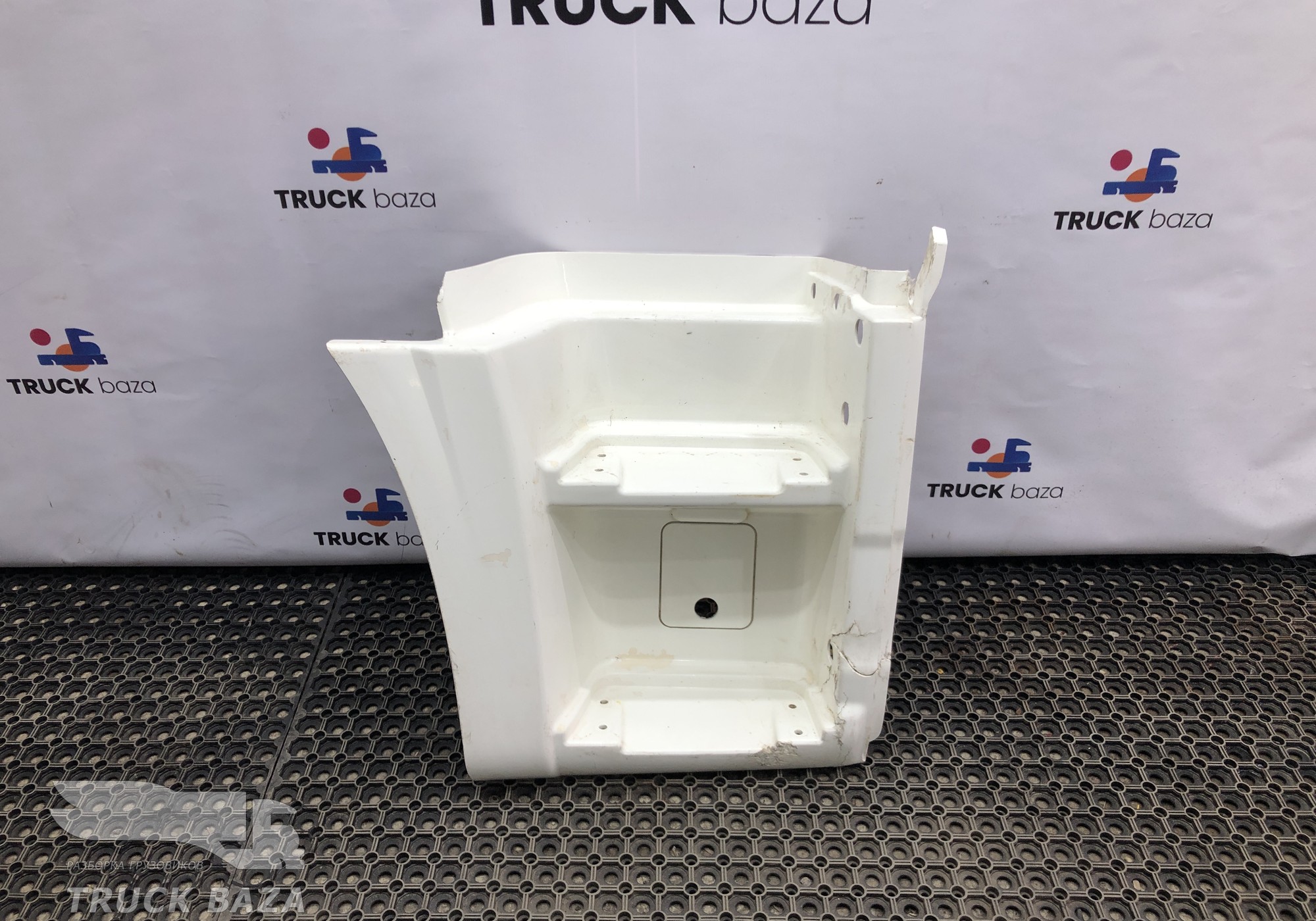 5490840510010 Корпус подножек правый для КАМАЗ 5490 (с 2013)