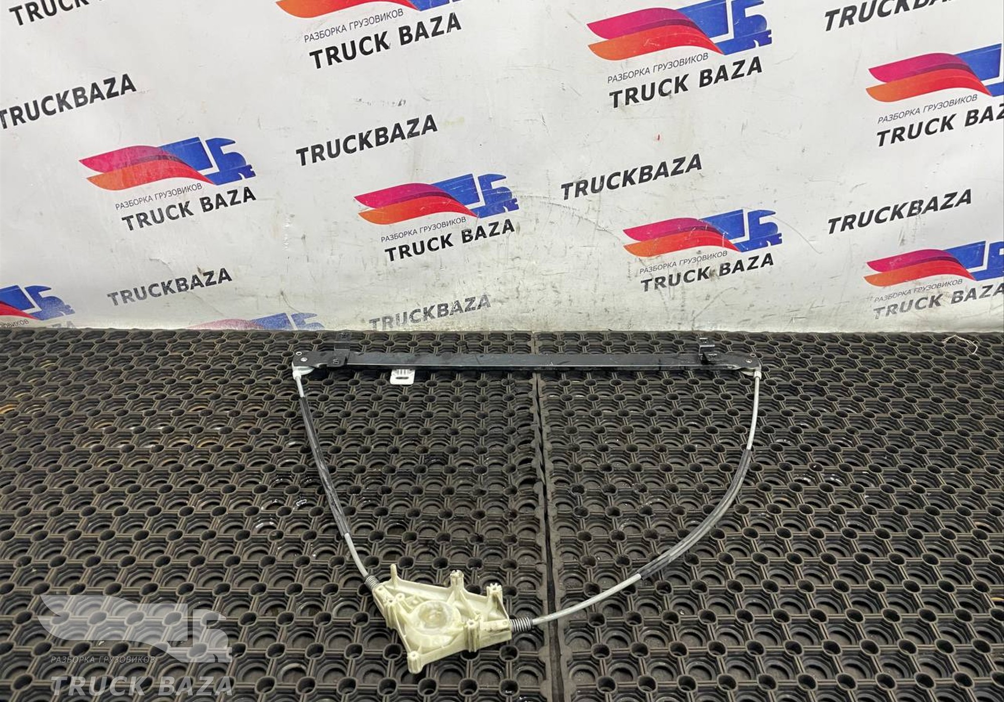 1918146 Стеклоподъемник правый для Daf XF105 (с 2005)