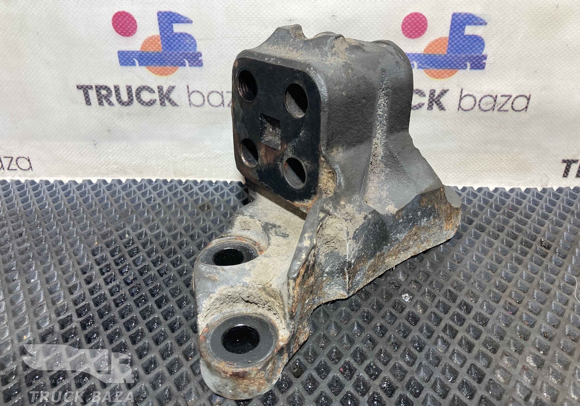 1670902 Кронштейн двигателя задний левый для Daf XF105 (с 2005)