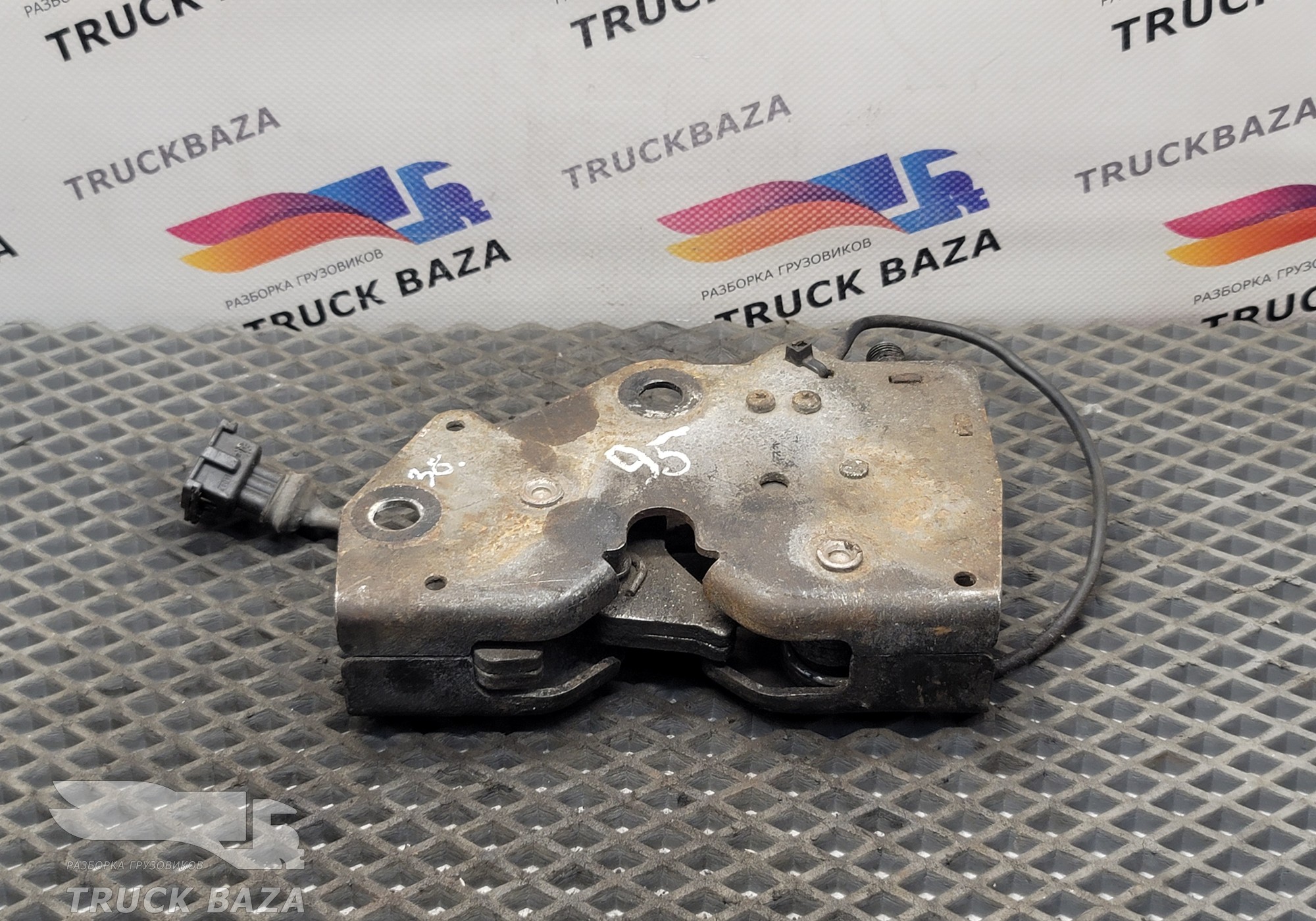 1427610 Замок кабины для Daf CF