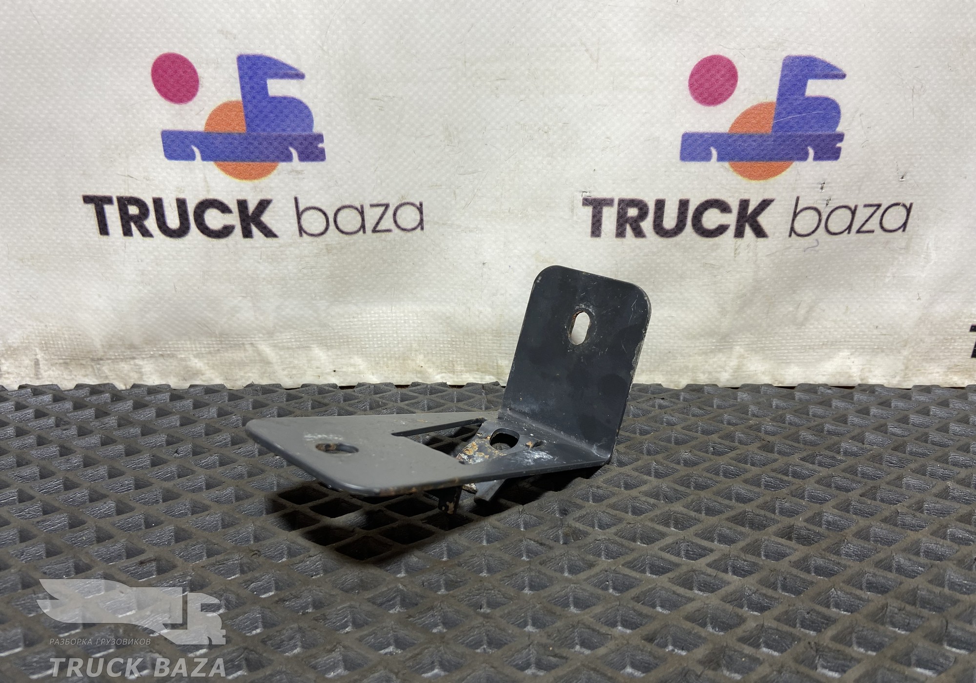 41271984 Кронштейн бака AdBlue для Iveco Stralis