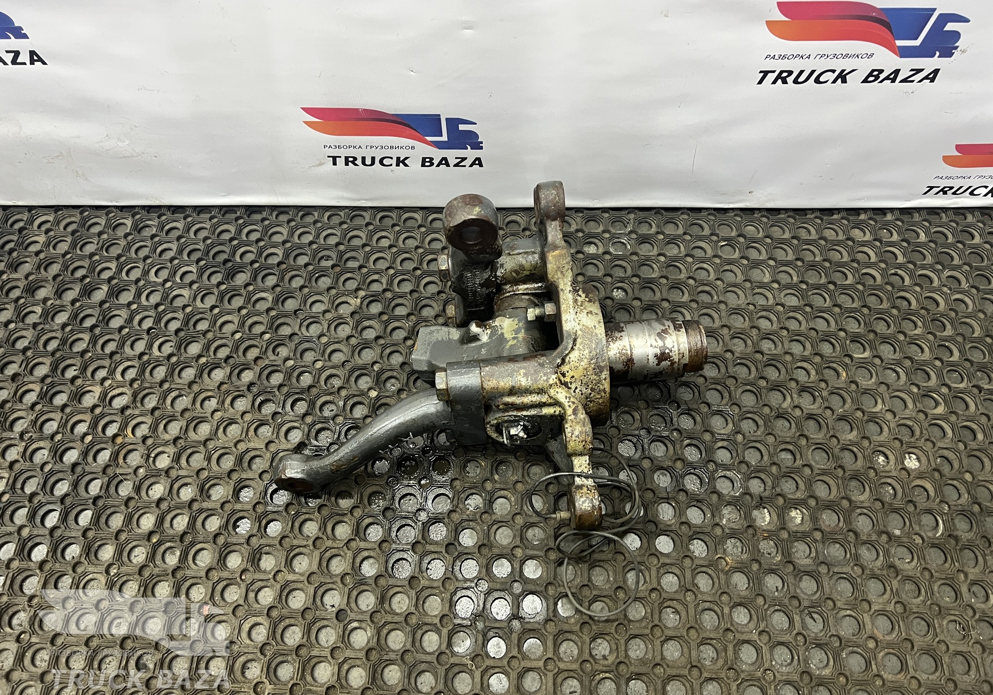 A9433322901 Кулак поворотный левый