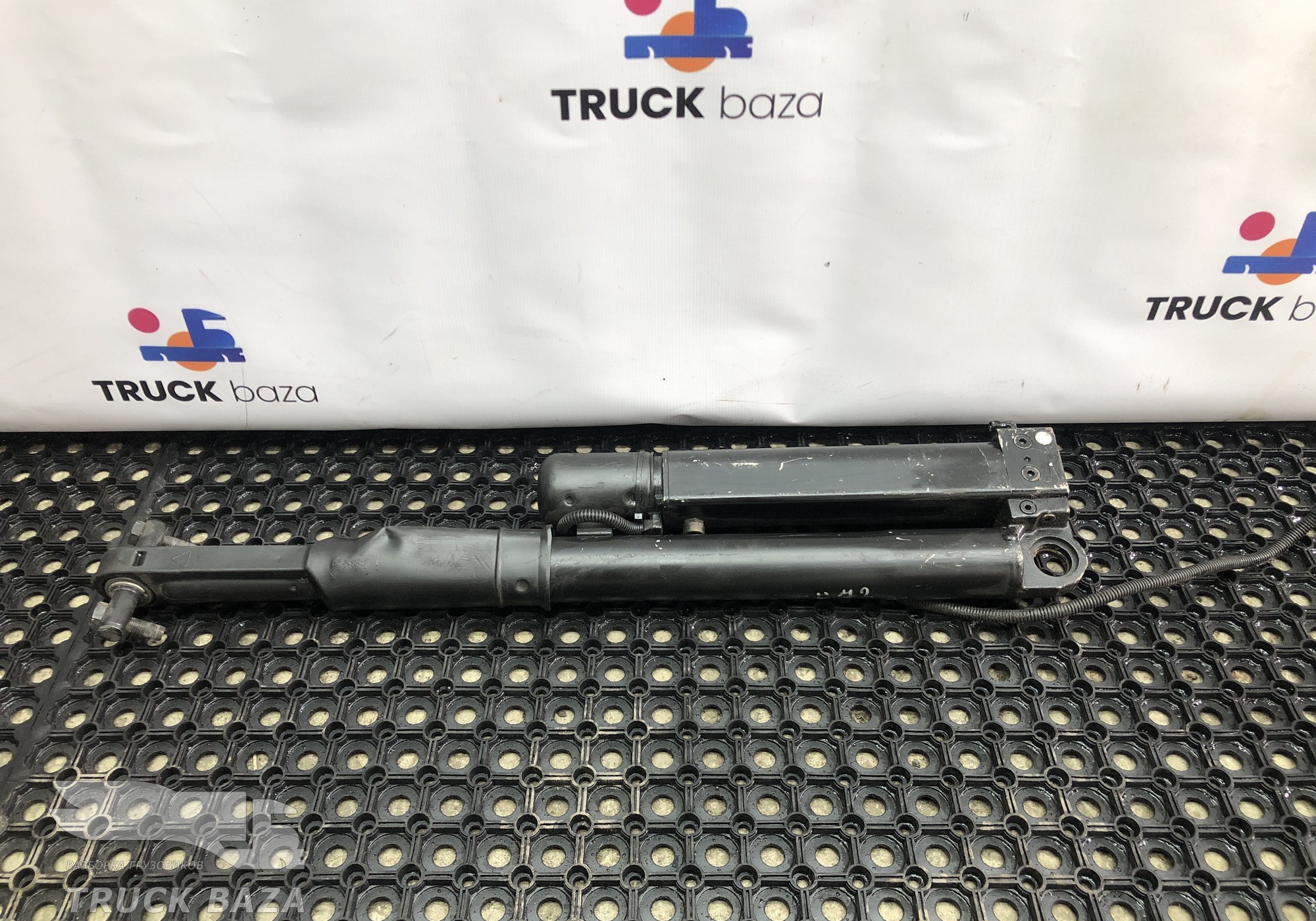 DTU2128487 Цилиндр подъема кабины для КАМАЗ 54901