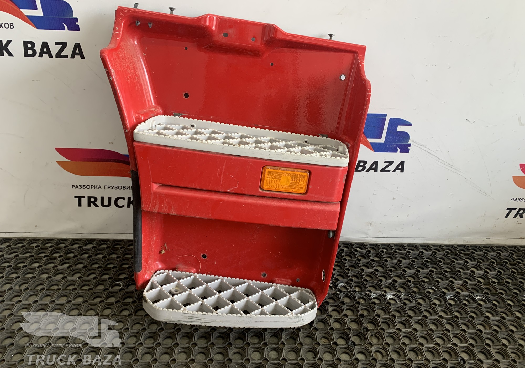 1854228 Корпус подножек правый для Scania 5-series T (с 2004 по 2016)