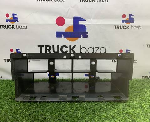 504169371 Панель под магнитолу для Iveco