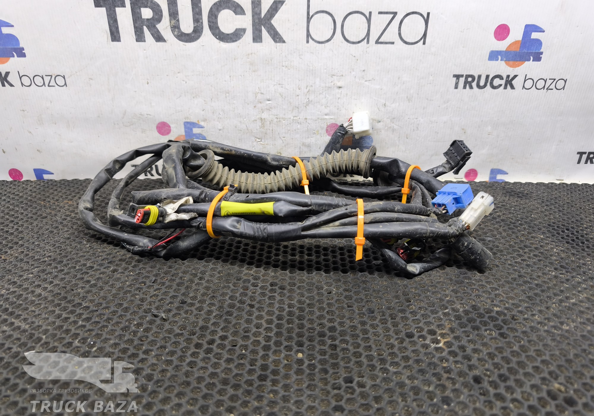 DZ97189772719 Проводка двери левой для Shacman X3000 (с 2014)