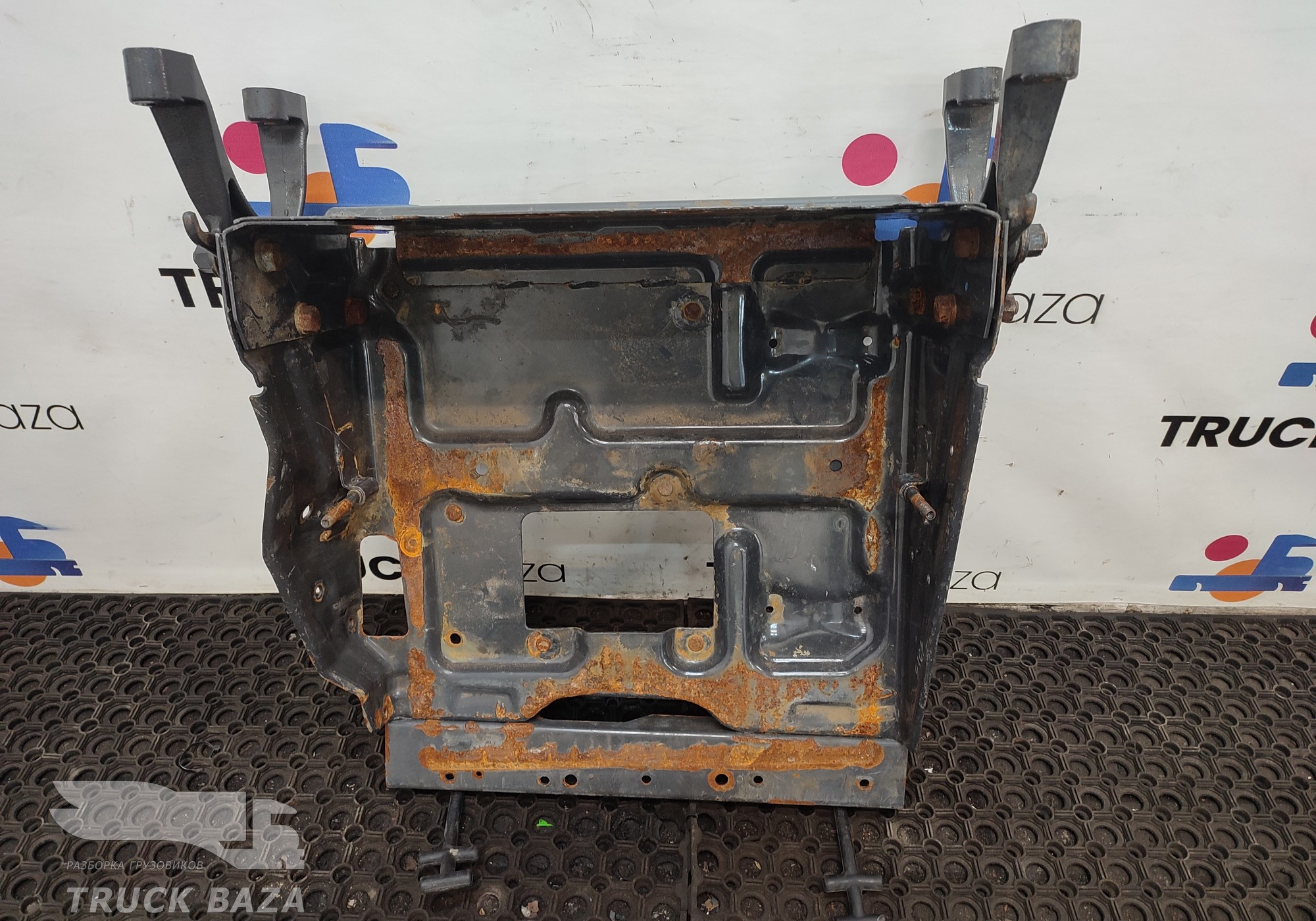 2140666 Ящик АКБ