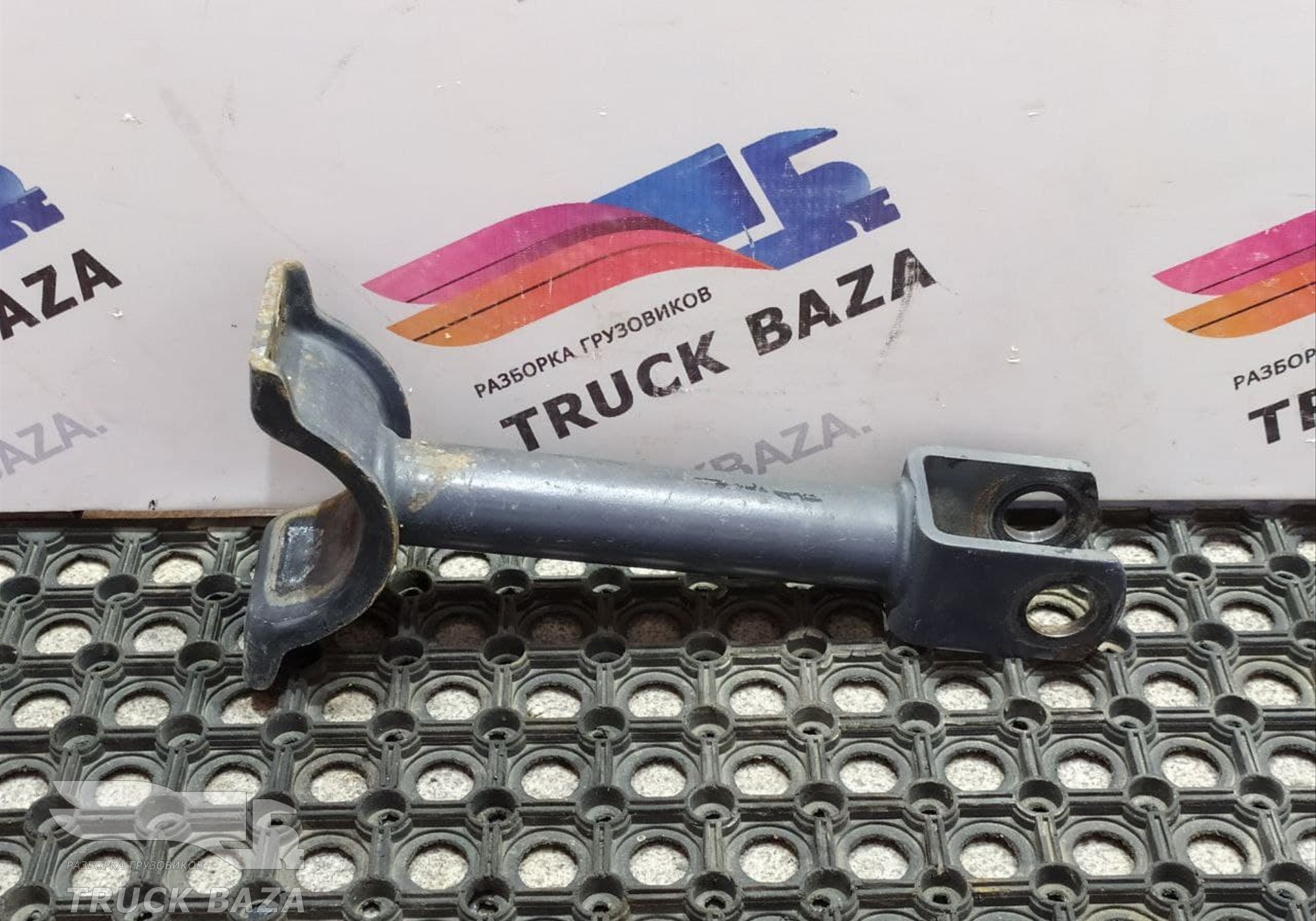 8132787 Стойка заднего стабилизатора для Iveco