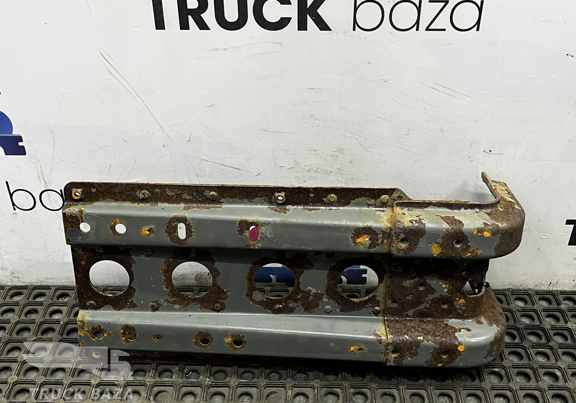 811W612435431 Кронштейн крыла заднего для Sinotruk Sitrak C7H