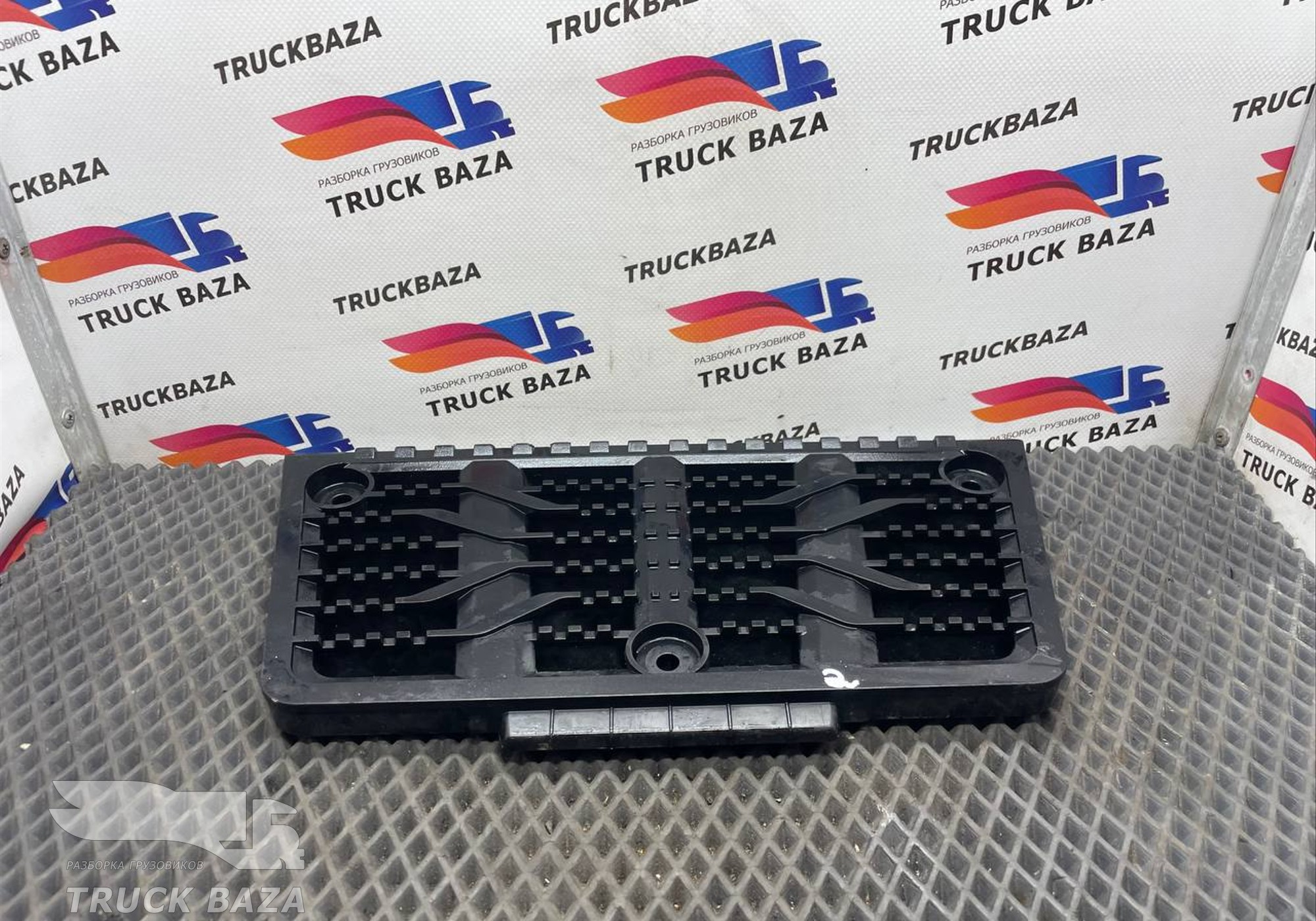 81615110035 Ступенька подножки для Man TGX TG3 (с 2020)