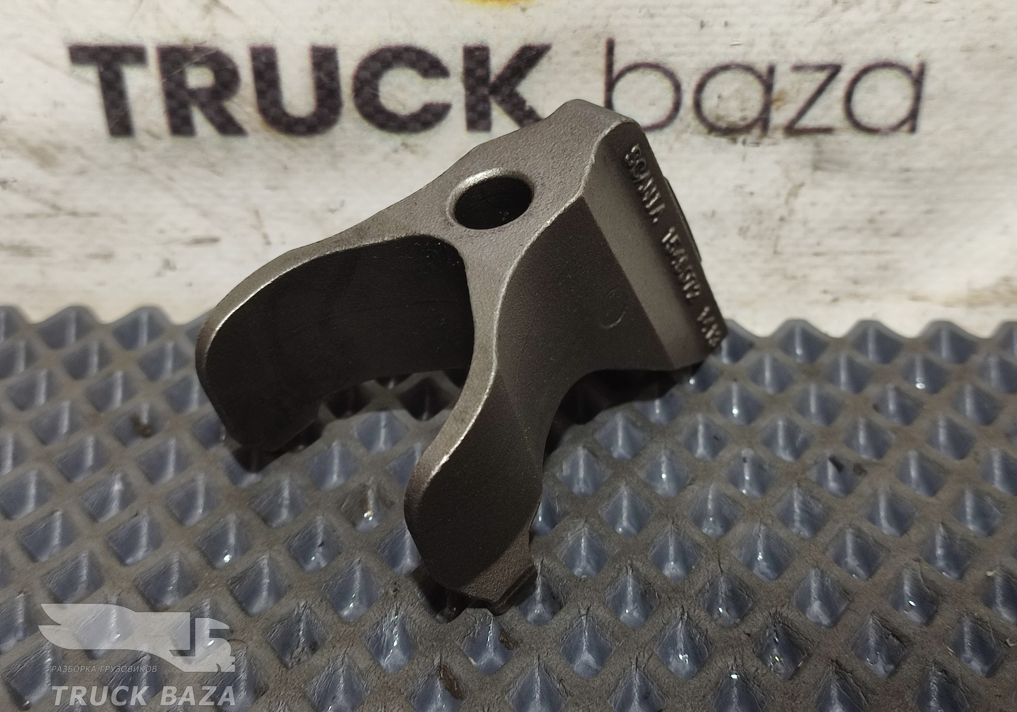 1549072 Кронштейн форсунки топливной