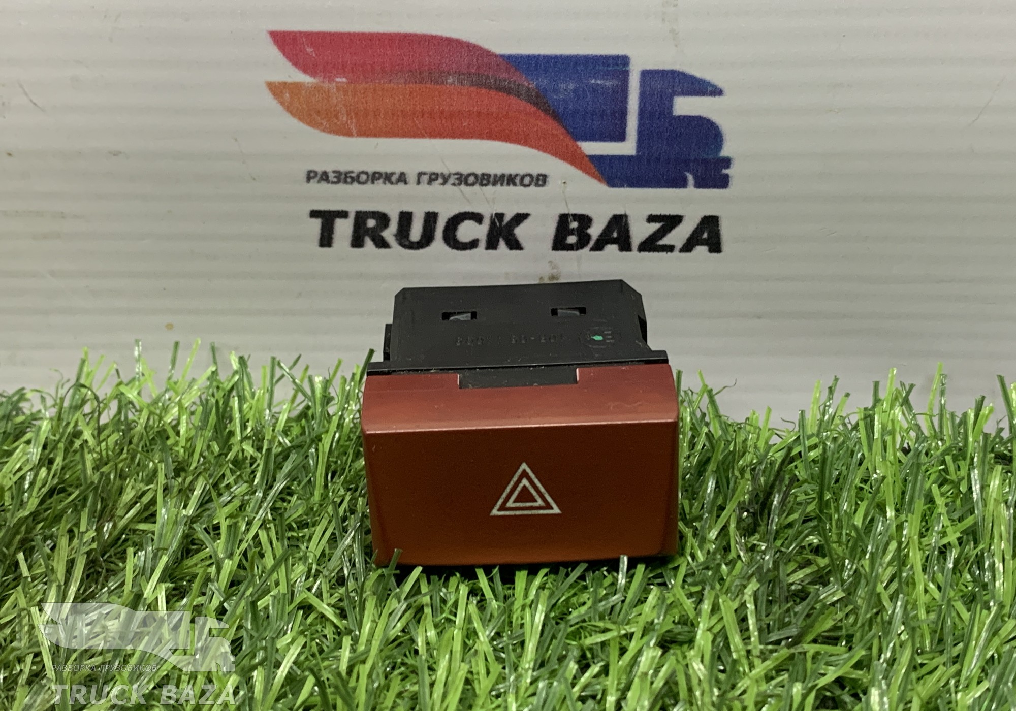 21627614 Кнопка аварийной сигнализации для Renault T (с 2013)