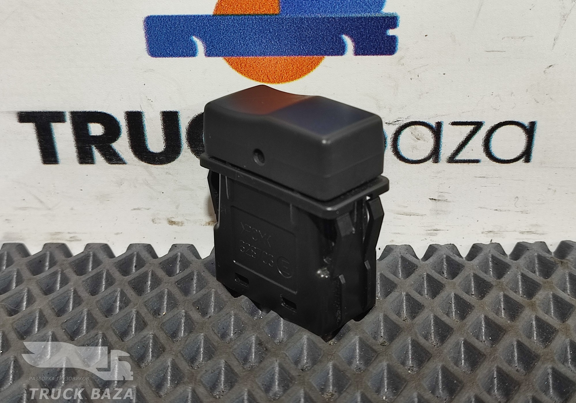 628703 Заглушка кнопки для Renault Premium II (с 2005 по 2013)