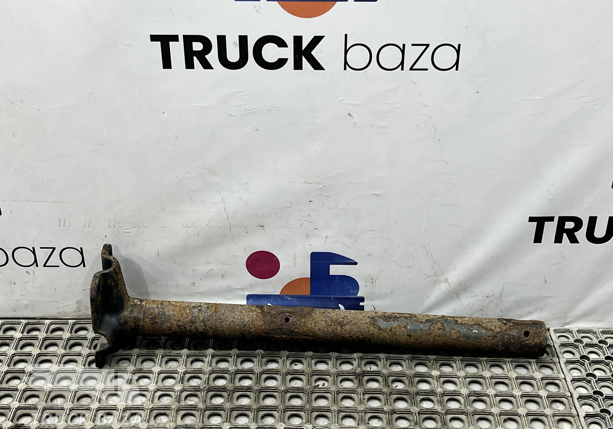 A9305220041 Кронштейн крыла заднего