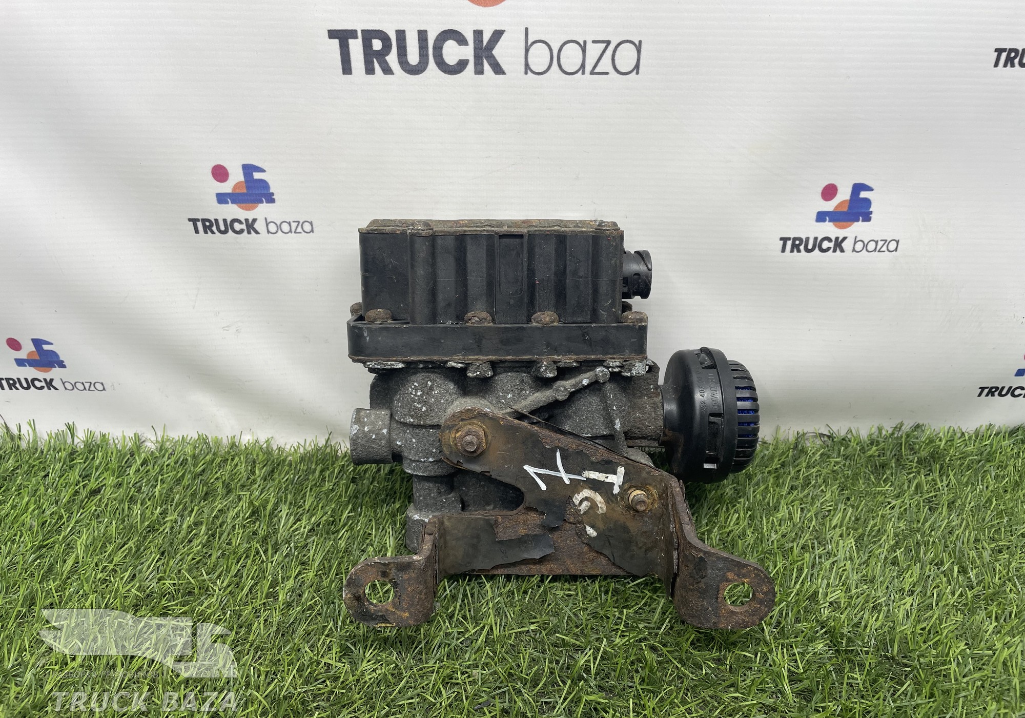 4728800010 Кран уровня пола главный