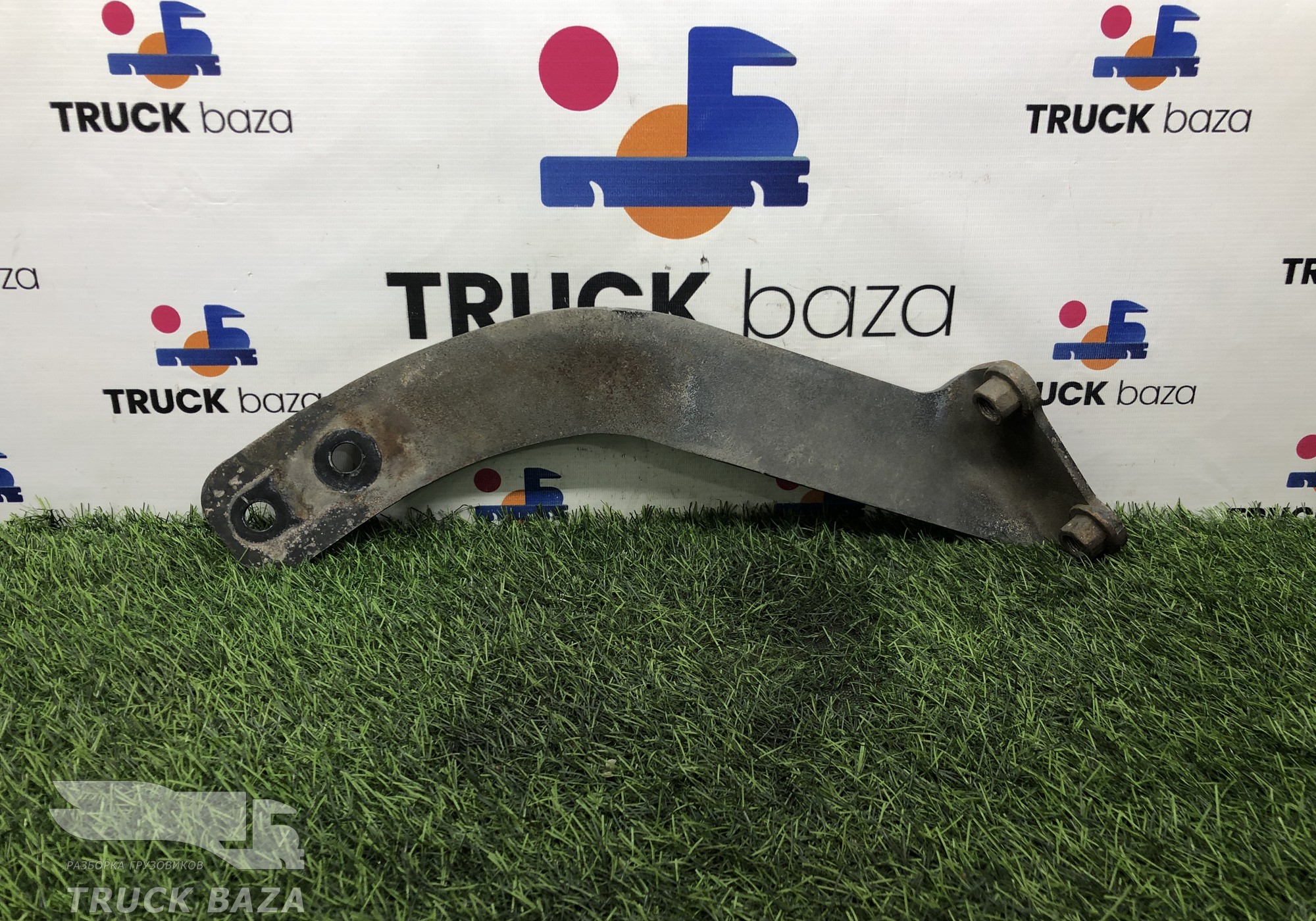 A9303100269 Кронштейн кабины передний левы