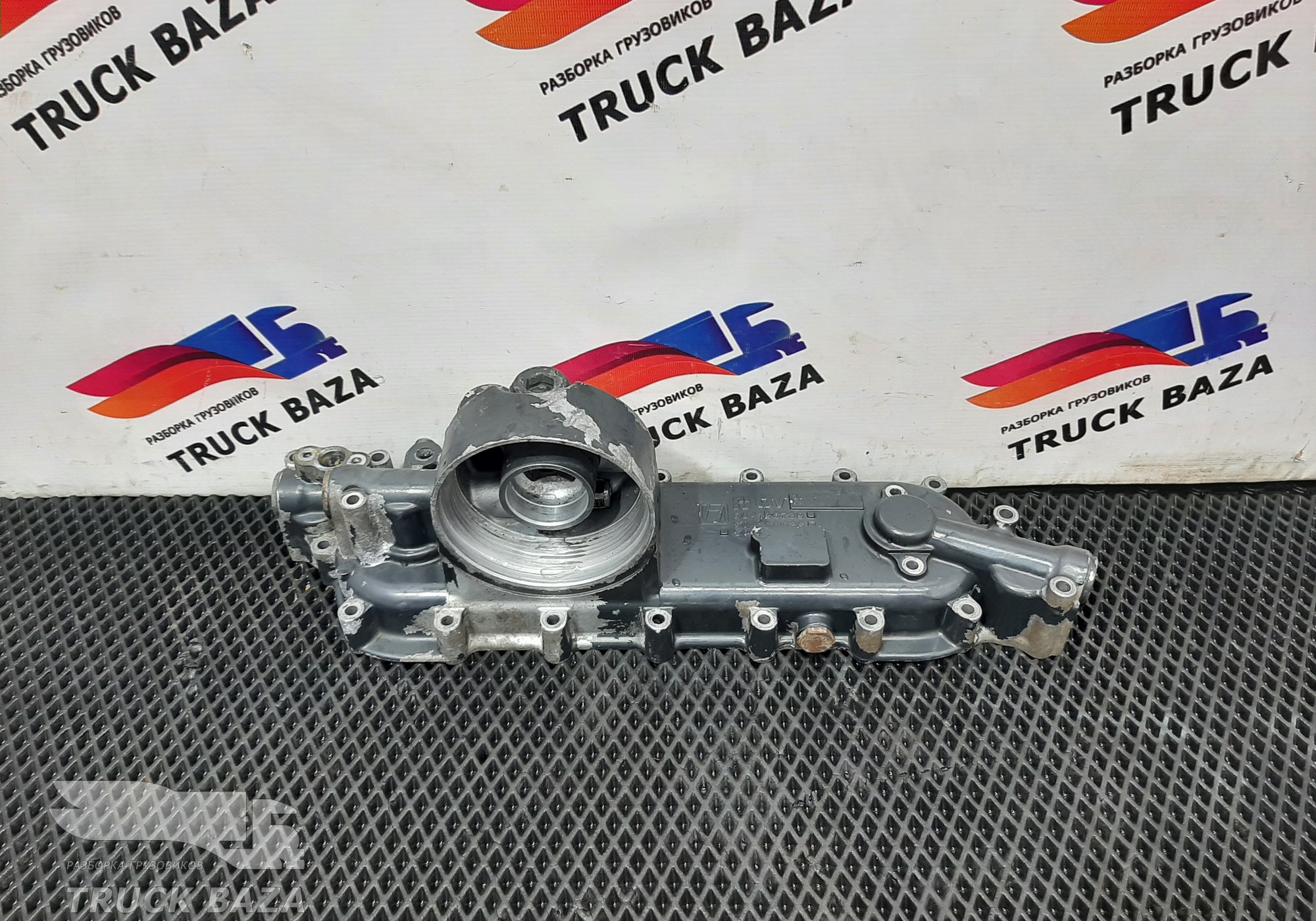504196739 Корпус масляного радиатора для Iveco EuroTech