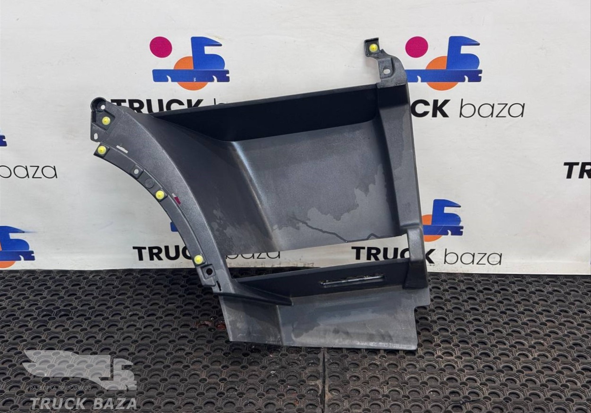 82141521 Корпус подножек правый для Volvo FH 4 (с 2012)