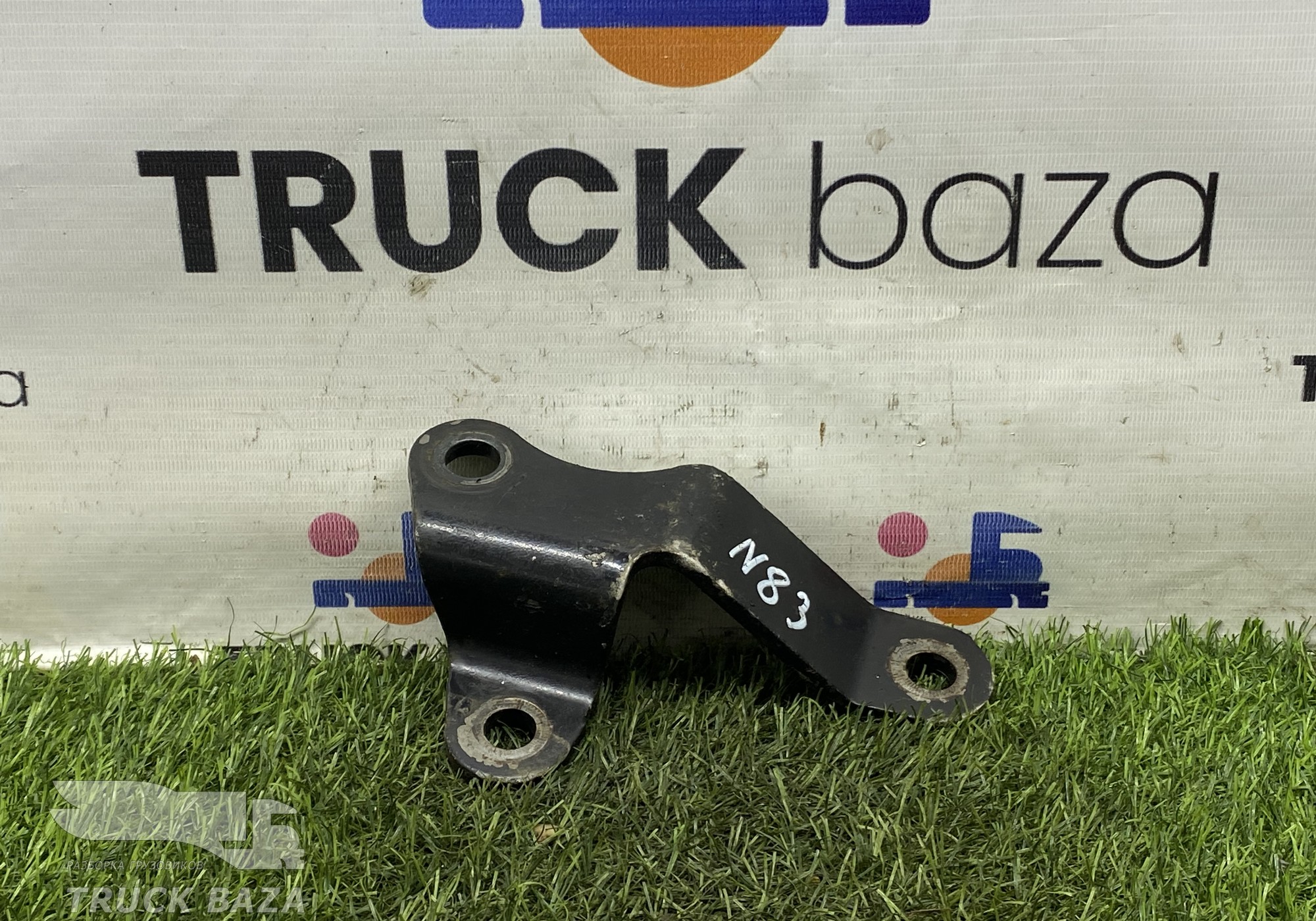 81437400216 Кронштейн стойки стабилизатора правый для Man