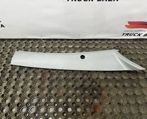 A9406920301 Накладка стойки лобового стекла правой для КАМАЗ 5490