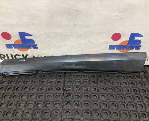 549018424110 Молдинг нижний правый для КАМАЗ 54901
