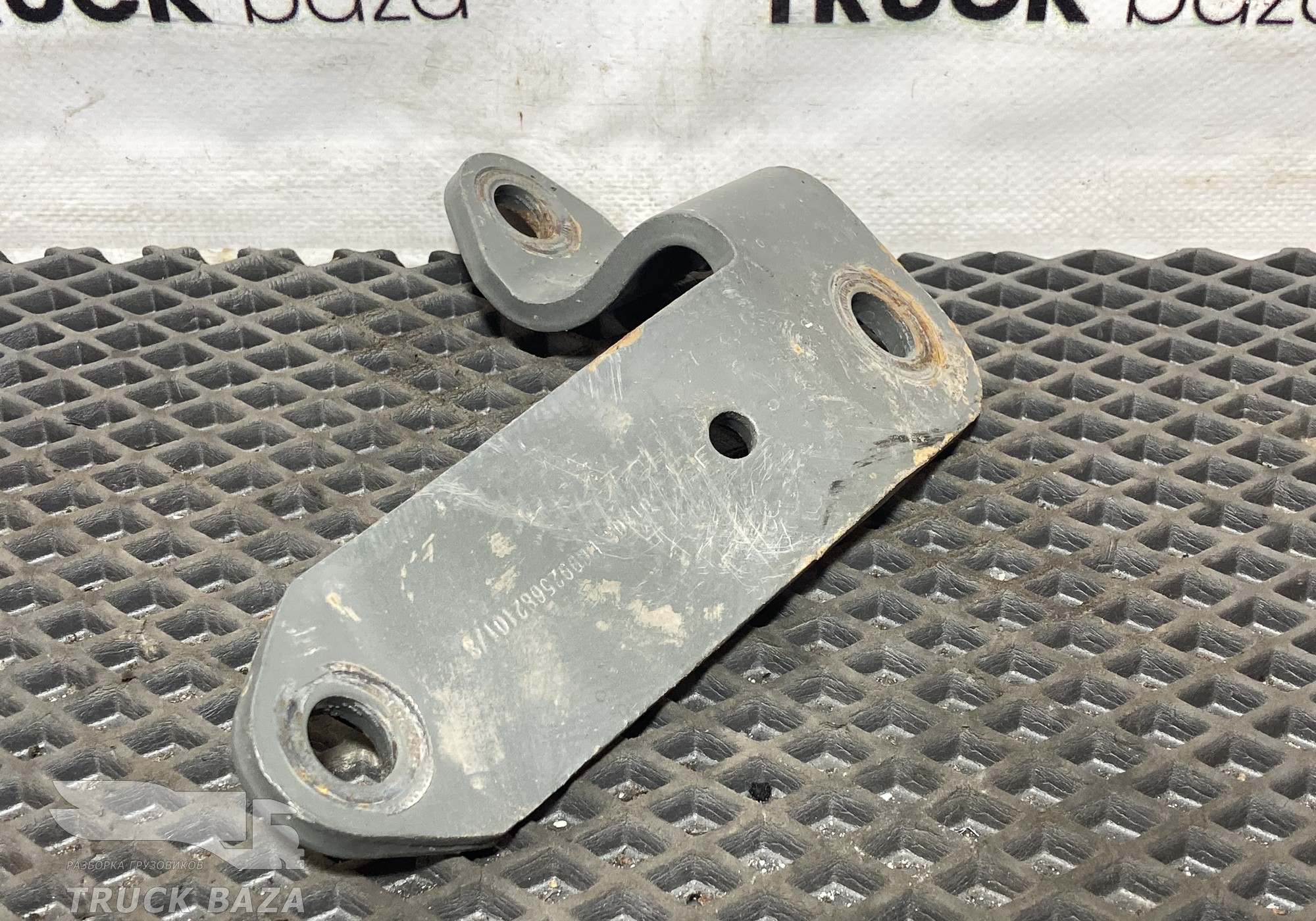 WG9925682101 Кронштейн стабилизатора переднего левого для Sinotruk Sitrak C7H