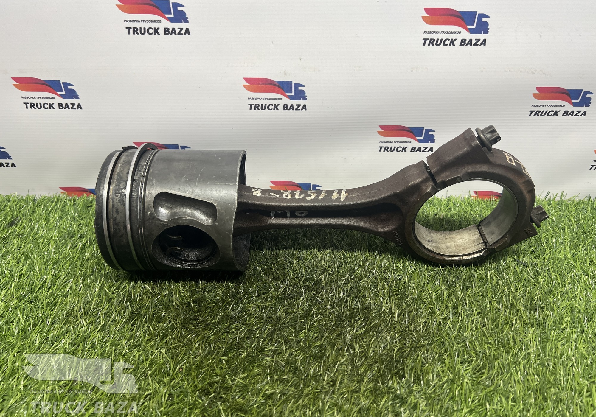 51005006040 Поршень с шатуном